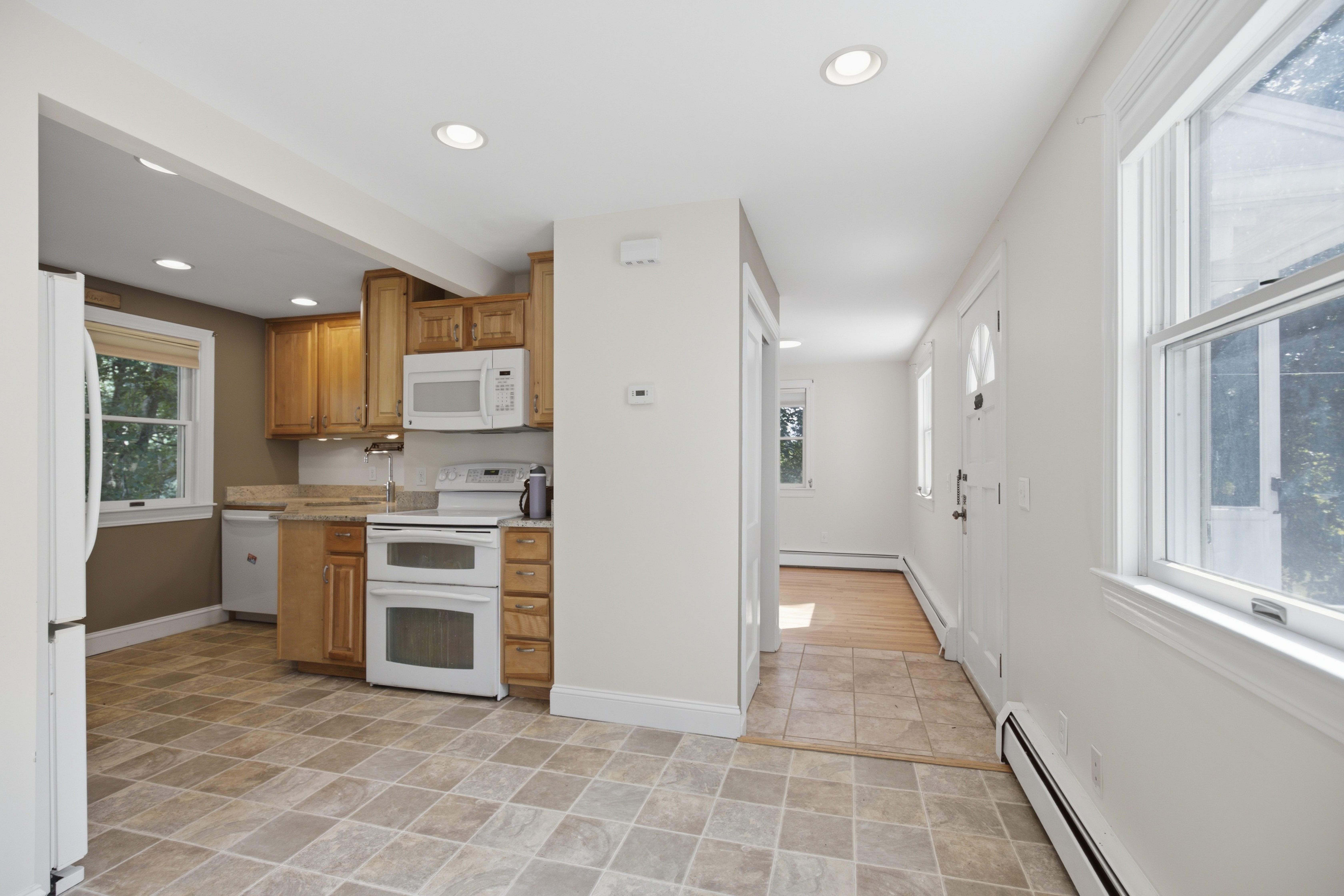  6-8 Center Pl, Stow, MA 01775 - 物件實景