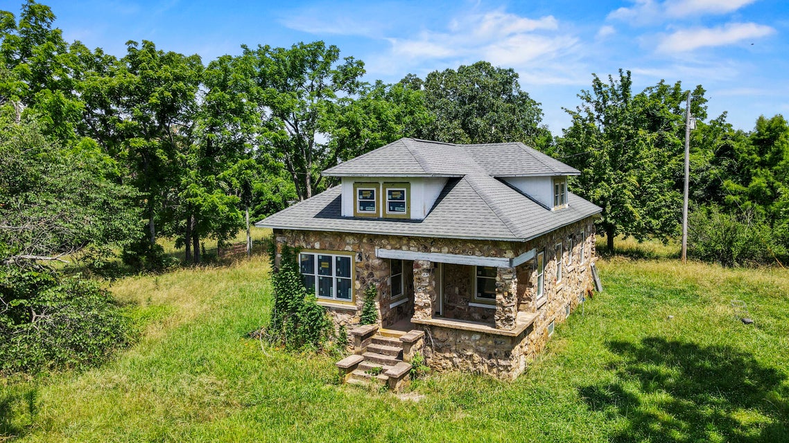 Peace Valley, Missouri, 65788, United States, 5 Bedrooms Bedrooms, ,1 BathroomBathrooms,Residential,For Sale,1980940