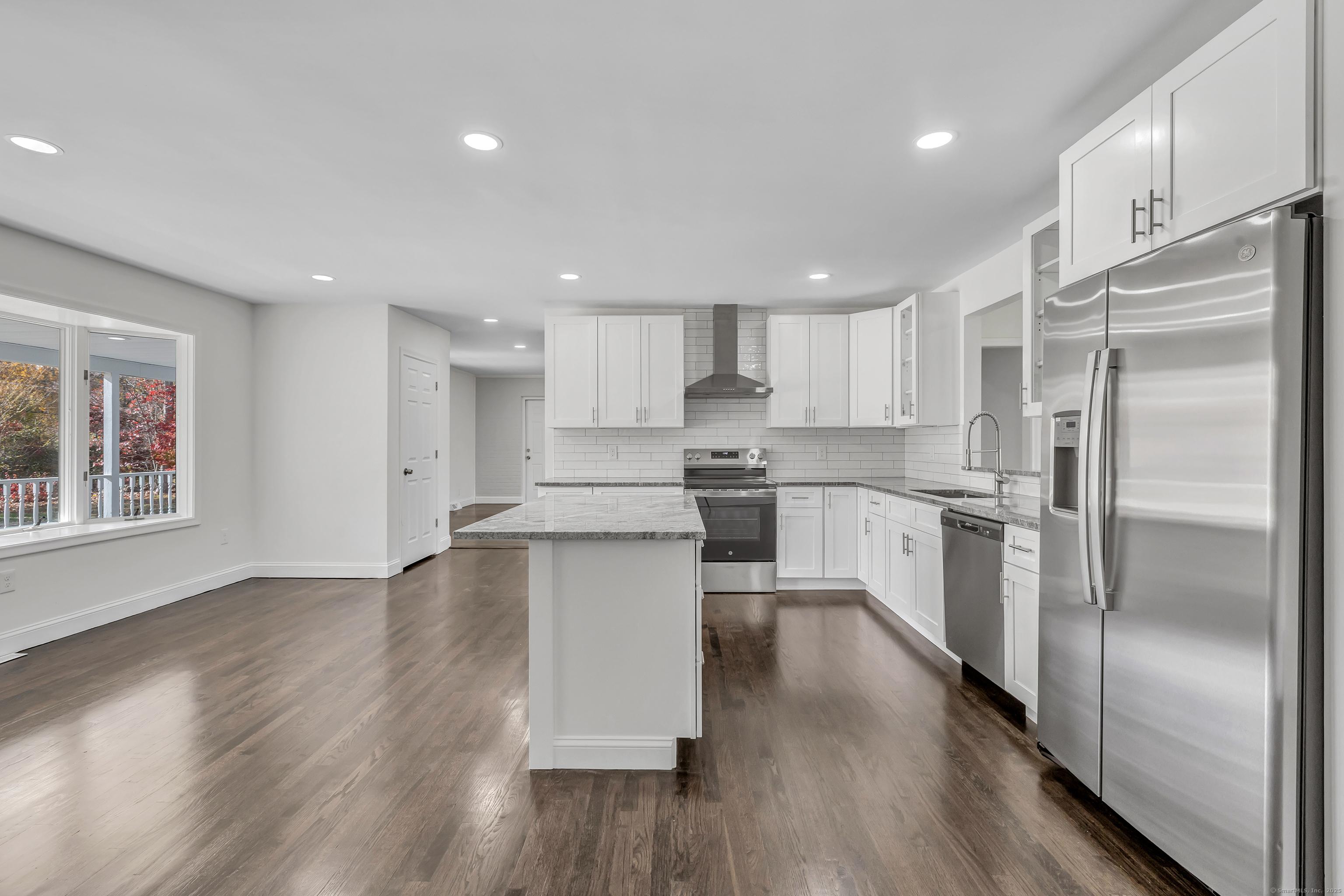 Hamden, Connecticut, 06518, United States, 3 Bedrooms Bedrooms, ,2 BathroomsBathrooms,Residential,For Sale,1987116