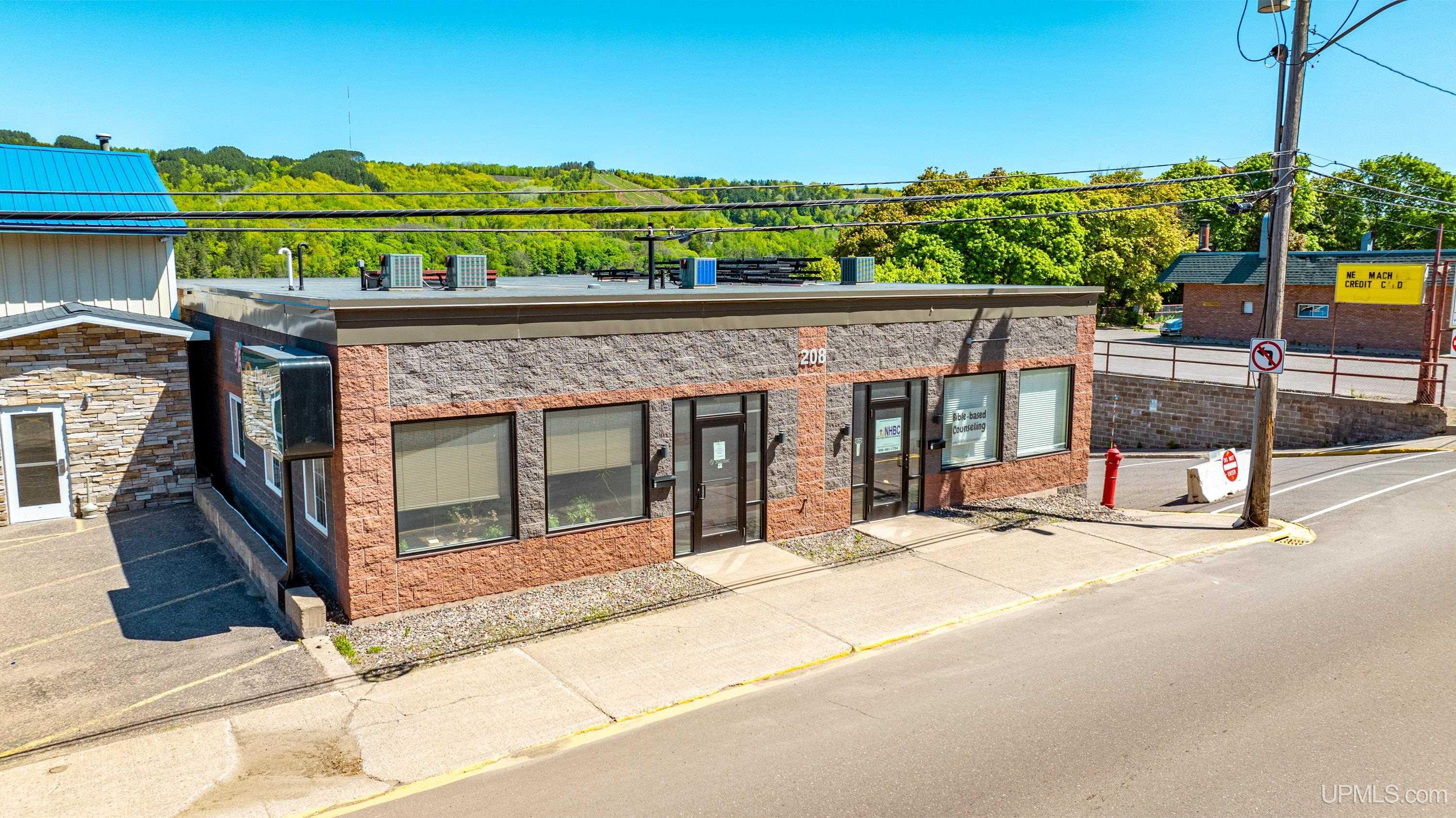 Houghton, Michigan, 49931, United States, 5 Bedrooms Bedrooms, ,2 BathroomsBathrooms,Residential,For Sale,1977730