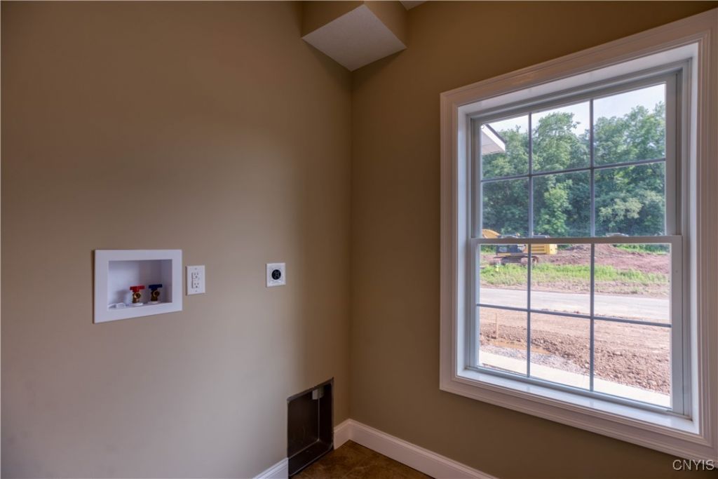 Baldwinsville, New York, 13027, United States, 4 Bedrooms Bedrooms, ,3 BathroomsBathrooms,Residential,For Sale,1906814