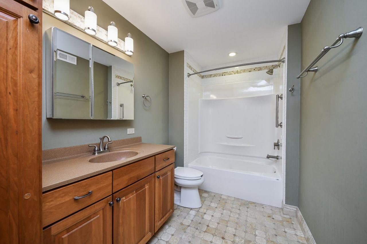 Oswego, Illinois, 60543, United States, 4 Bedrooms Bedrooms, ,3 BathroomsBathrooms,Residential,For Sale,1827173