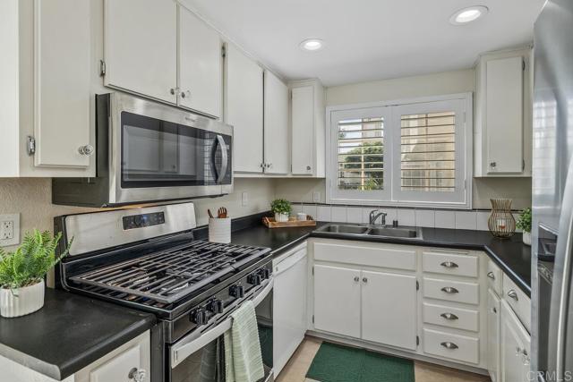 Santee, California, 92071, United States, 3 Bedrooms Bedrooms, ,3 BathroomsBathrooms,Residential,For Sale,1976882