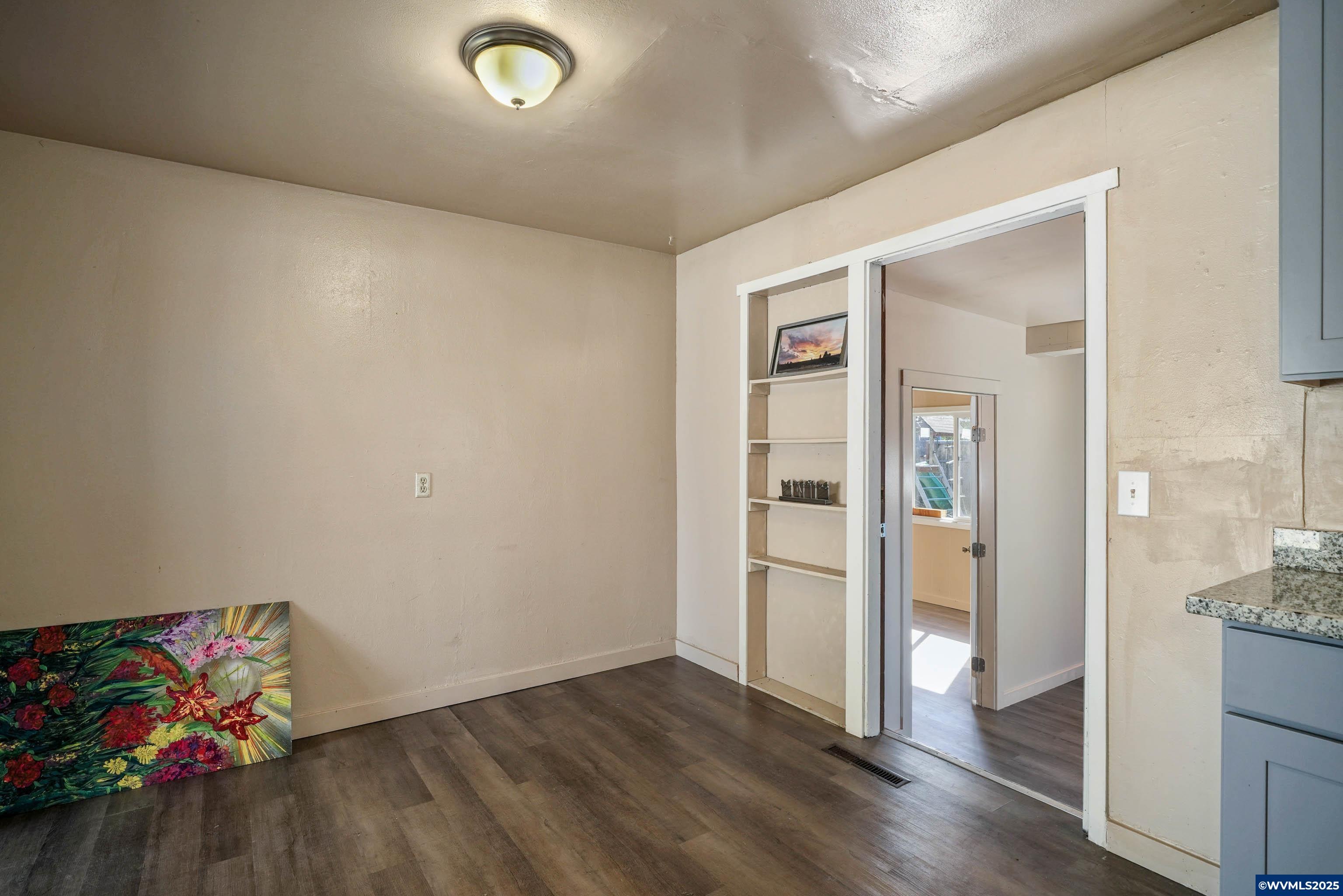 Salem, Oregon, 97301, United States, 5 Bedrooms Bedrooms, ,Residential,For Sale,1965590