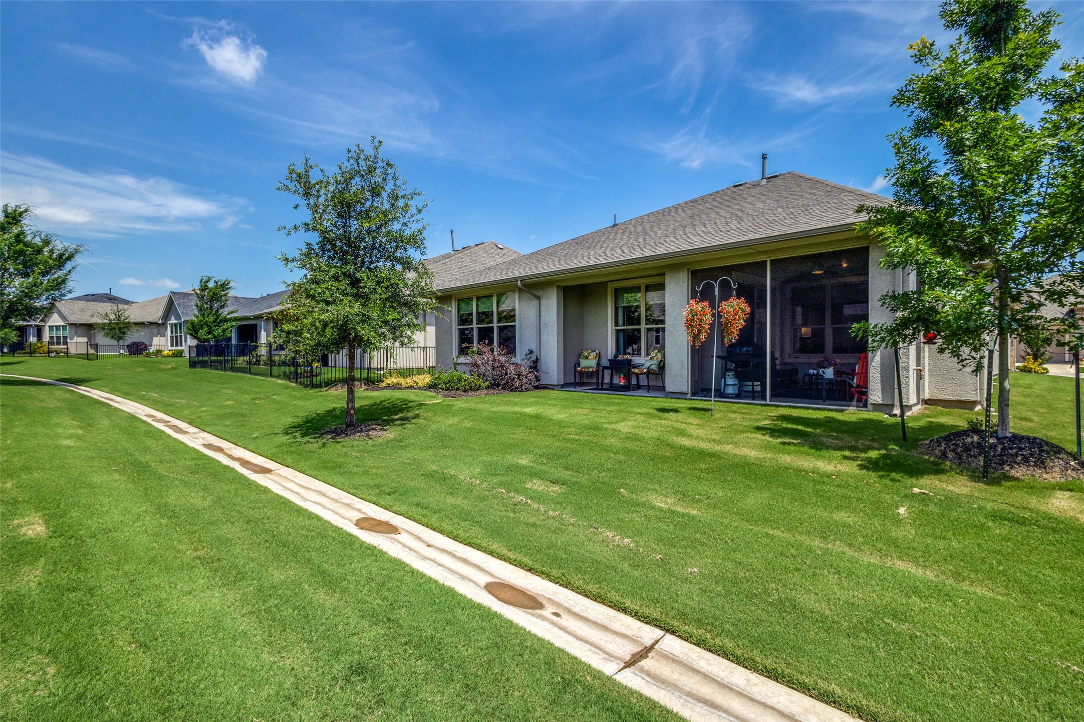 Denton, Texas, 76207, United States, 2 Bedrooms Bedrooms, ,3 BathroomsBathrooms,Residential,For Sale,1847379