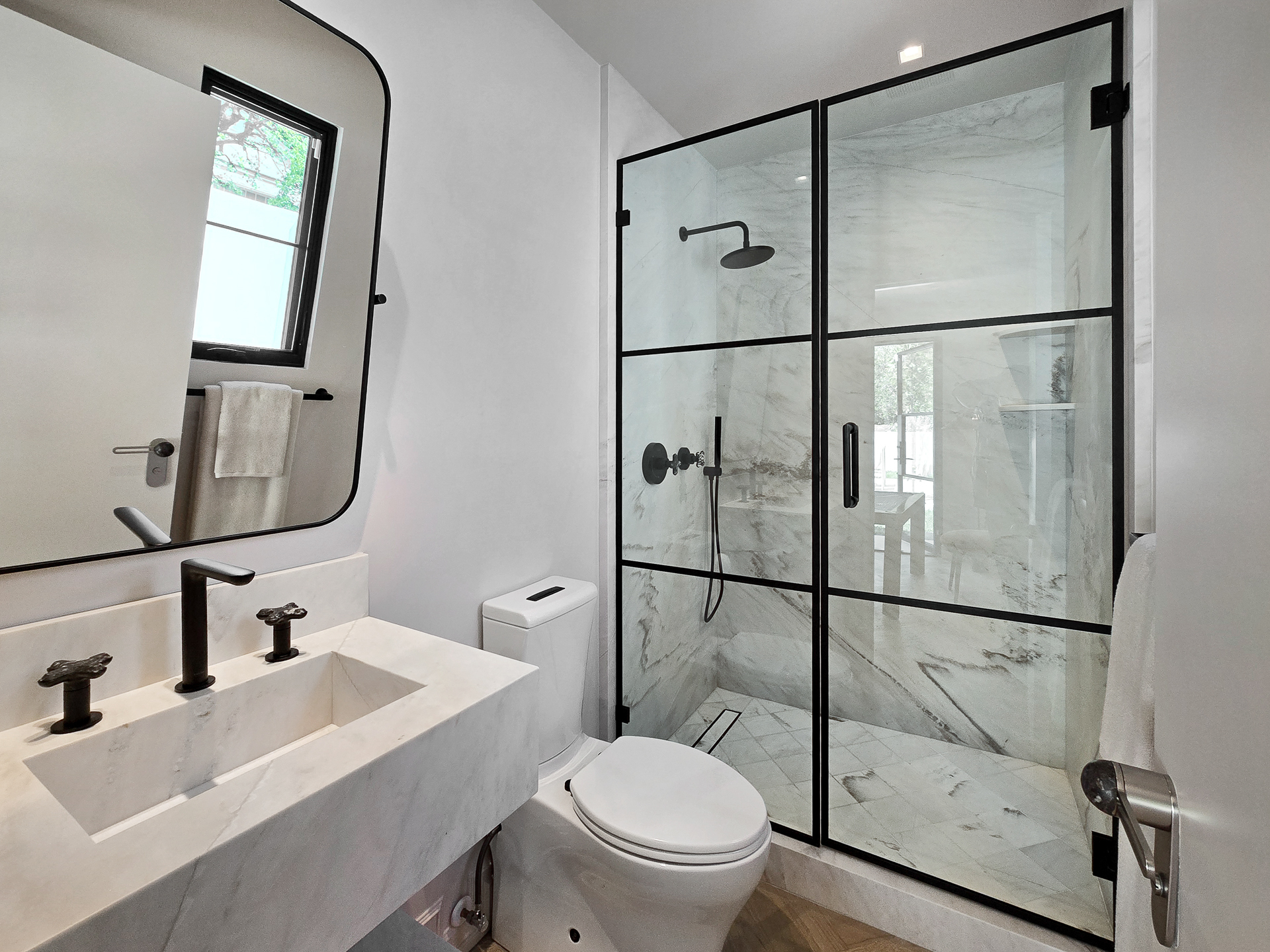  2288 Coldwater Canyon Dr - 物件實景