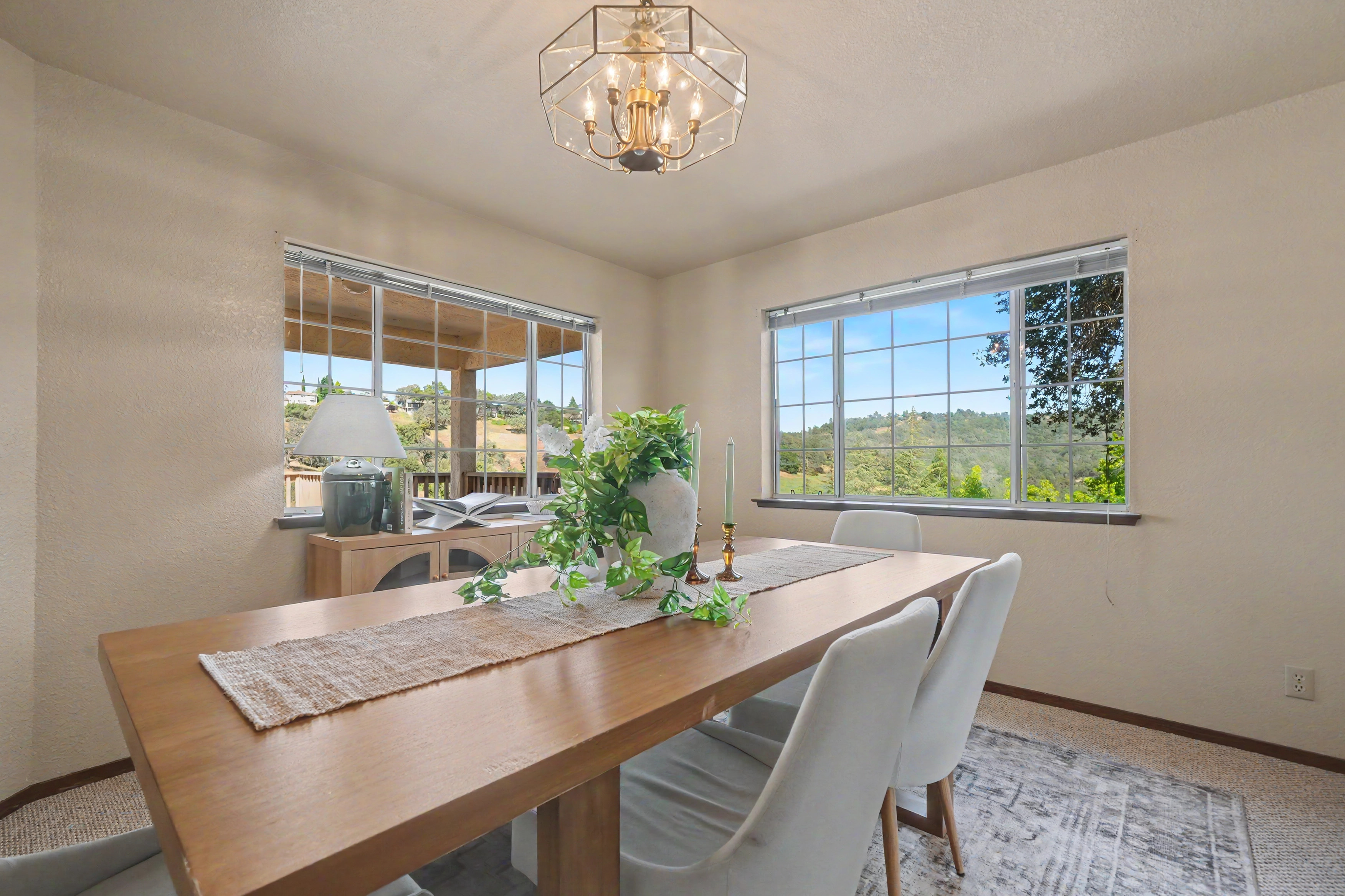  Spacious Sutter Creek Home with Hillside Views and Endless Potential - 物件實景