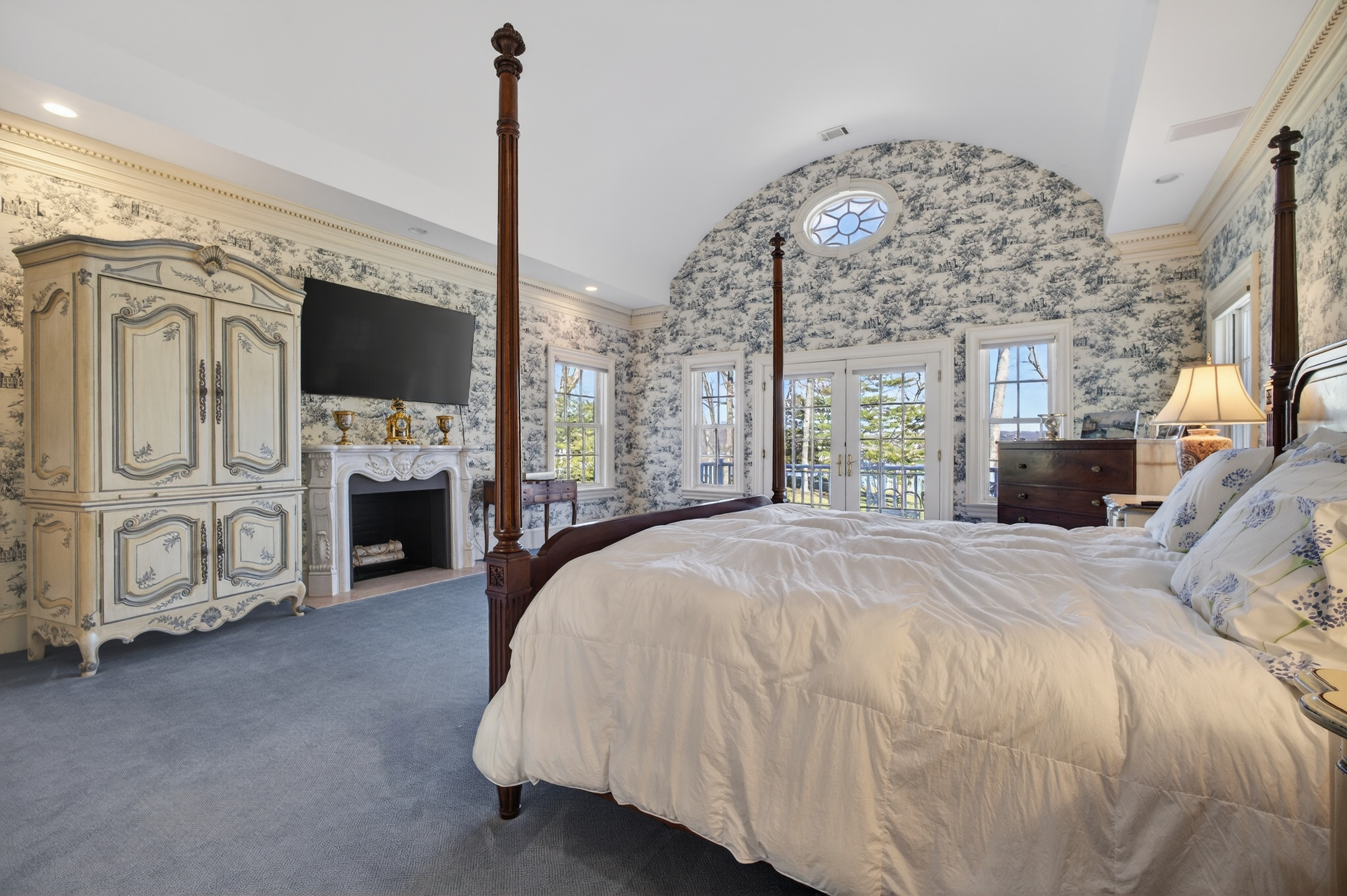  Riverside Elegance Meets Neoclassical Grandeur - 物件實景