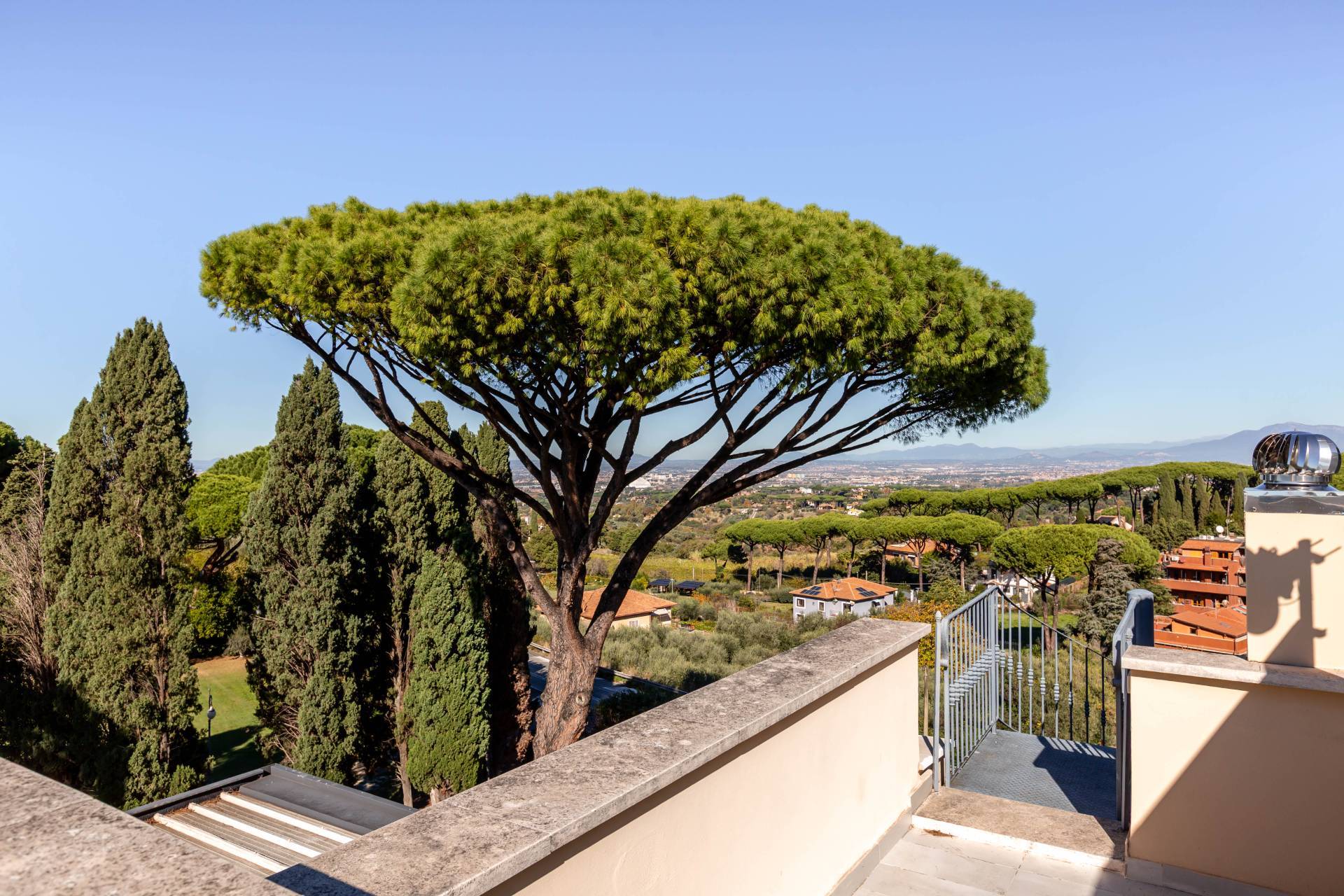 Grottaferrata, Roma, 00046, IT, 4 Bedrooms Bedrooms, ,2 BathroomsBathrooms,Residential,For Sale,1989453