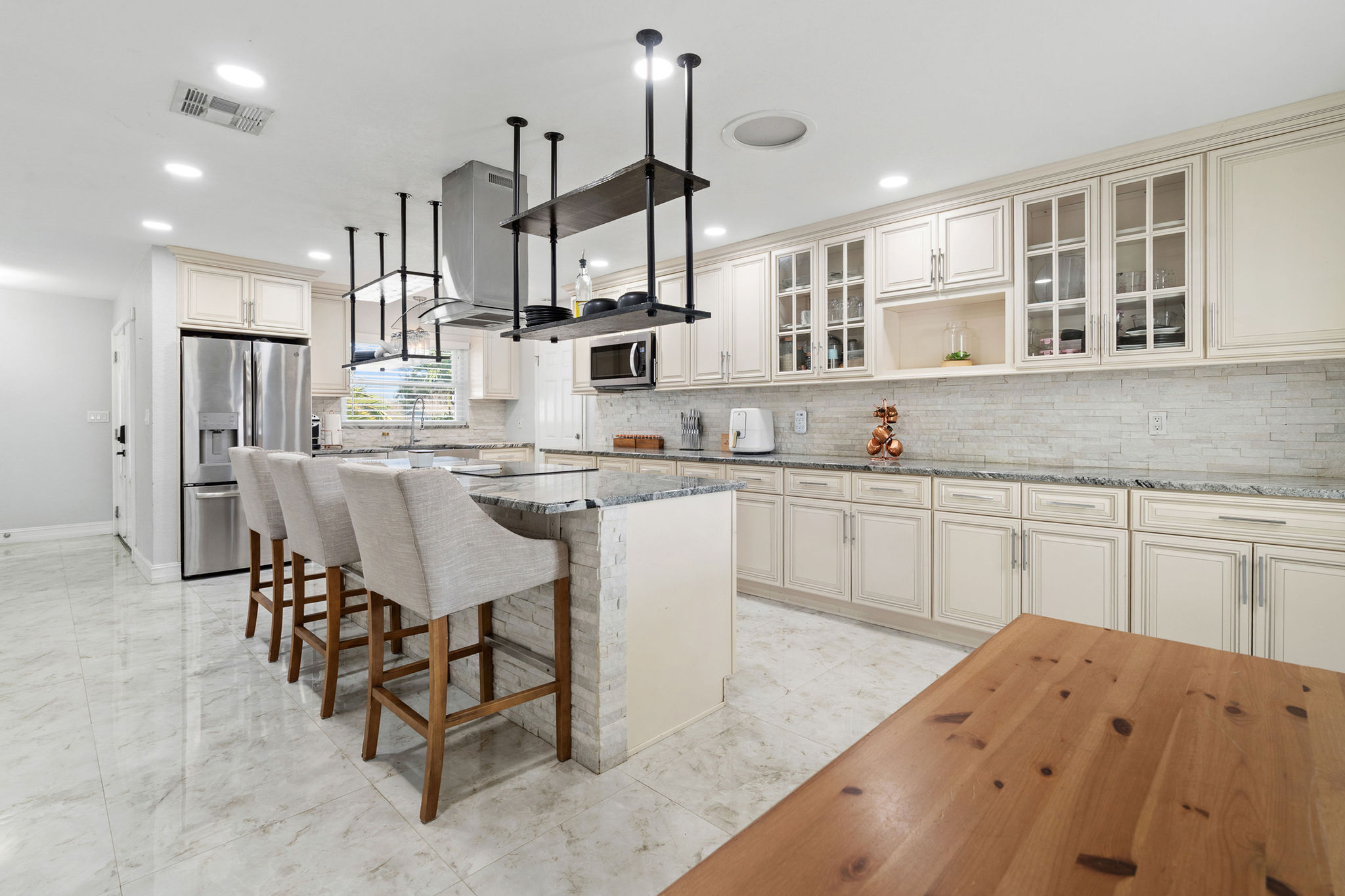 Largo, Florida, 33771, United States, 4 Bedrooms Bedrooms, ,2 BathroomsBathrooms,Residential,For Sale,2005183