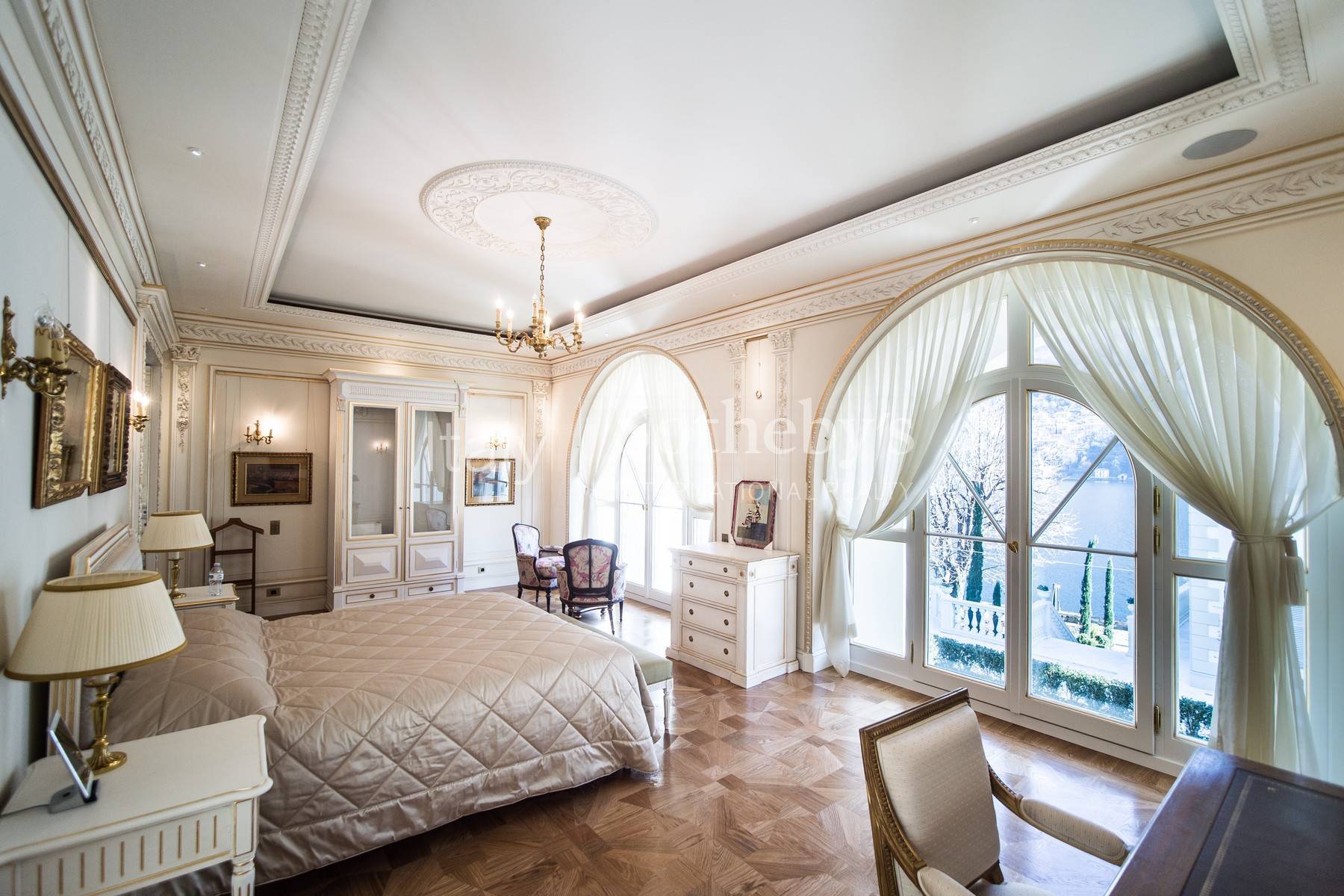  Gorgeous lakefront trophy estate - 物件實景