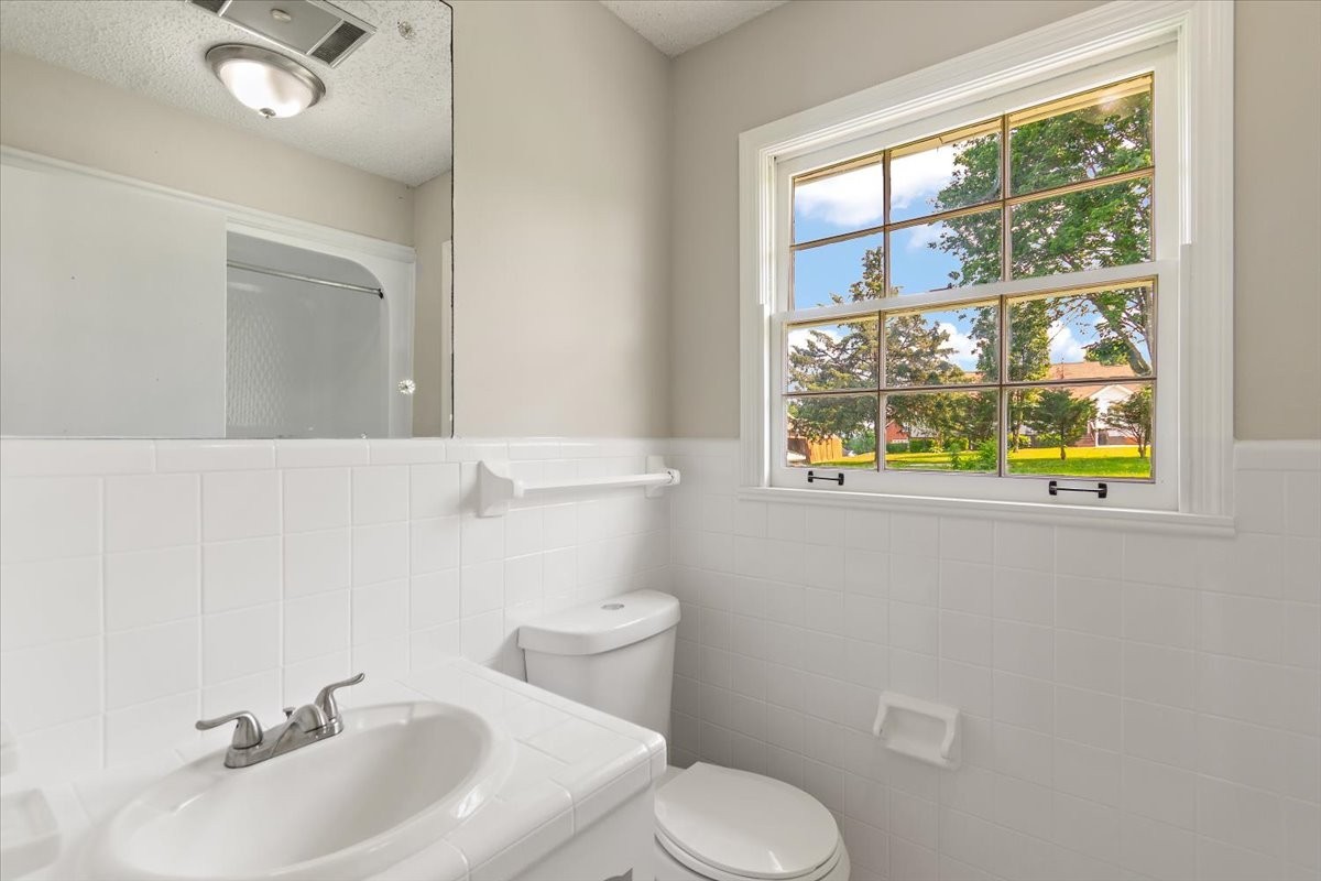 Lebanon, Tennessee, 37087, United States, 4 Bedrooms Bedrooms, ,3 BathroomsBathrooms,Residential,For Sale,1932803