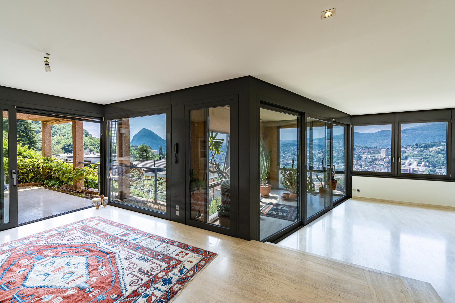  Modern house with beautiful lake view - 物件實景