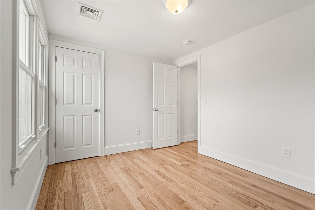 Boston, Massachusetts, 02132, United States, 3 Bedrooms Bedrooms, ,2 BathroomsBathrooms,Residential,For Sale,1898470