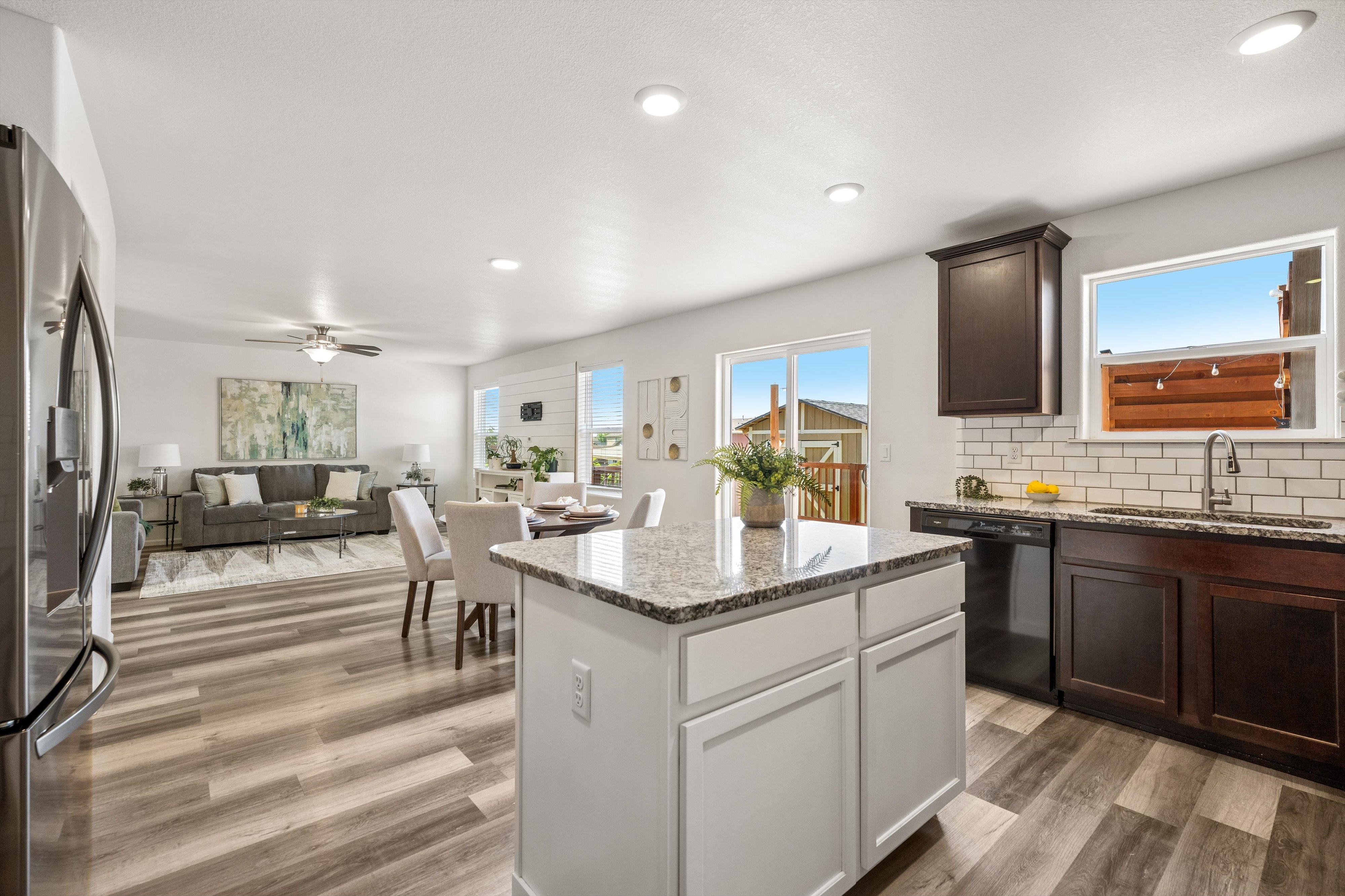  Move-In Ready, with Thoughtful and Unique Design Features - 物件實景