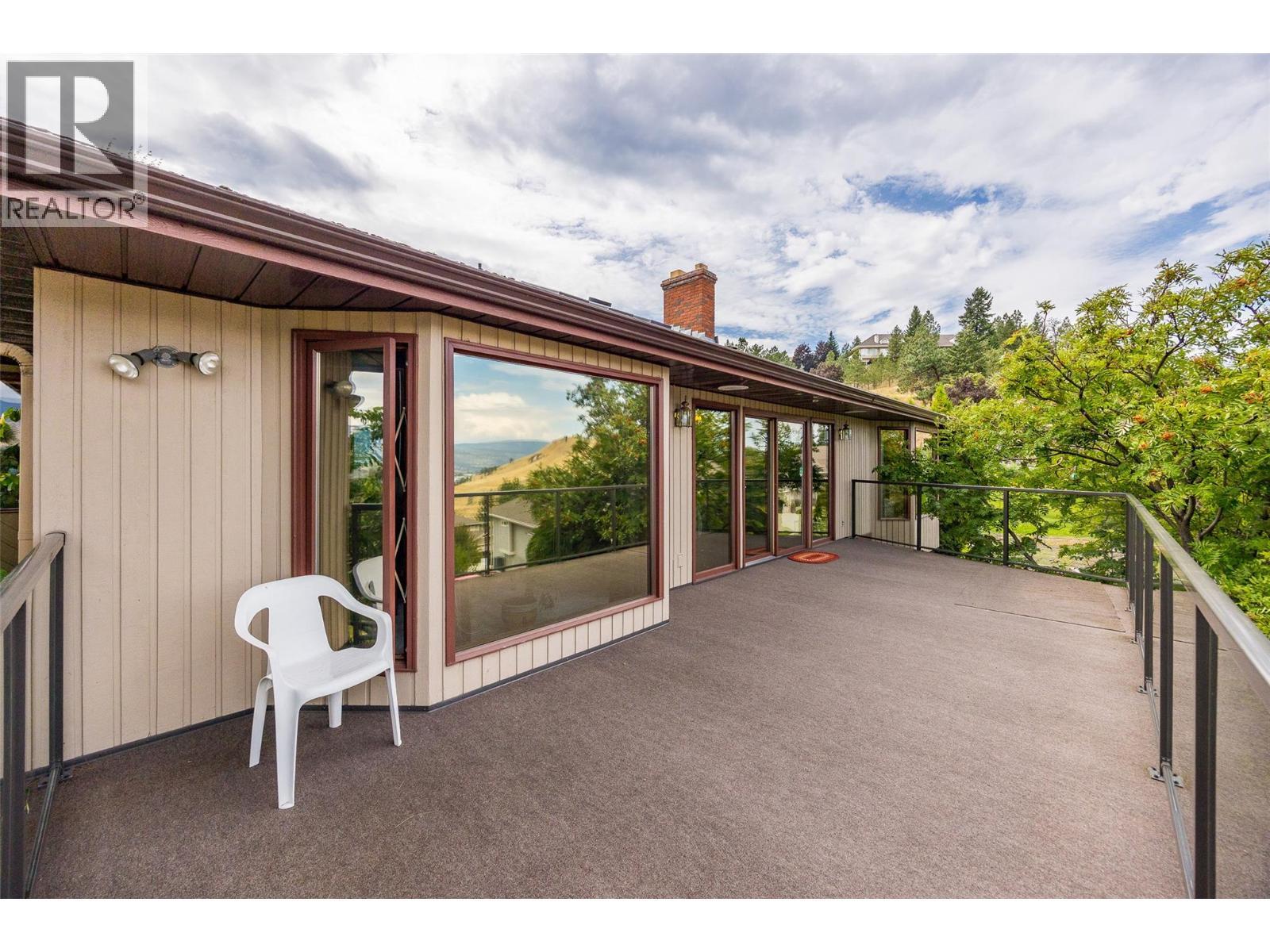 KELOWNA, British Columbia, V1V 1J5, CA, 2 Bedrooms Bedrooms, ,2 BathroomsBathrooms,Residential,For Sale,1948319