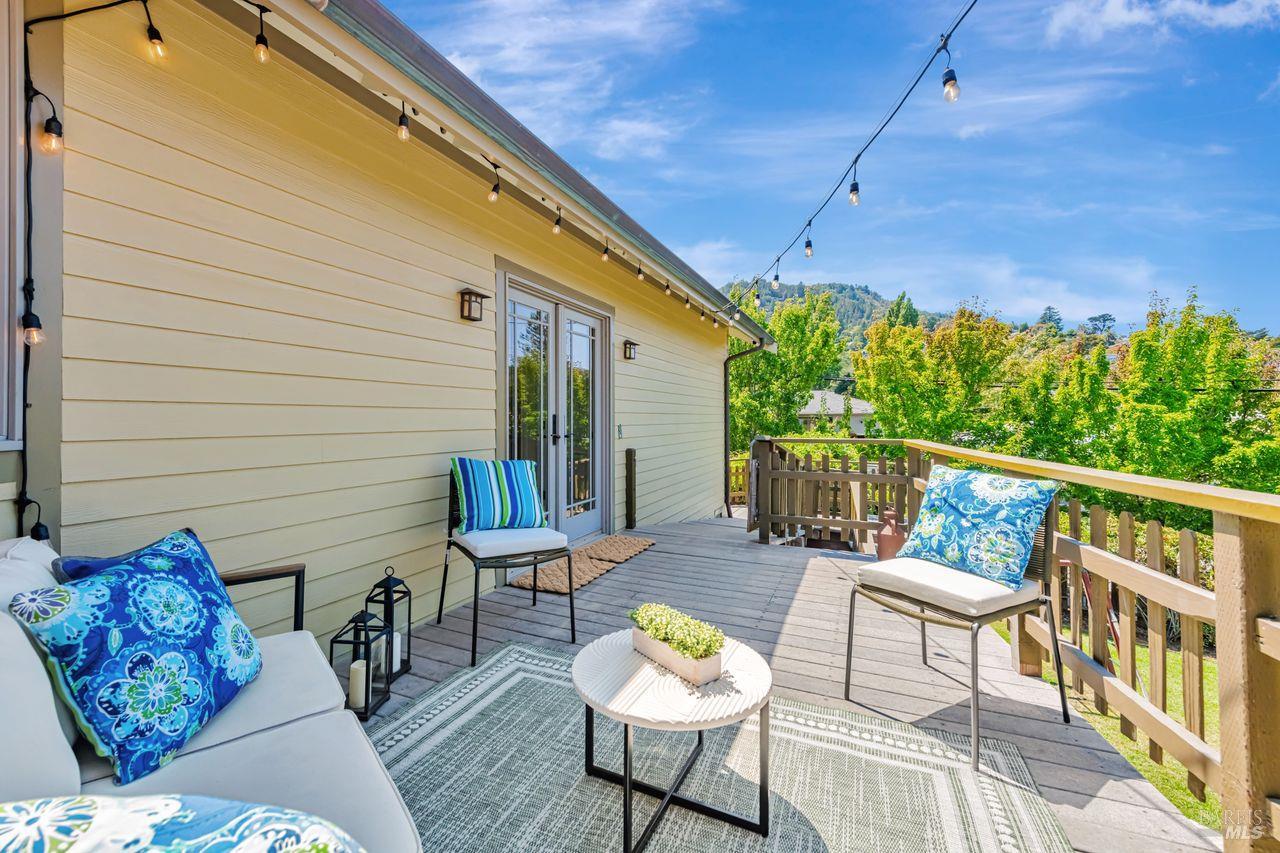 Corte Madera, California, 94925, United States, 4 Bedrooms Bedrooms, ,5 BathroomsBathrooms,Residential,For Sale,1917225