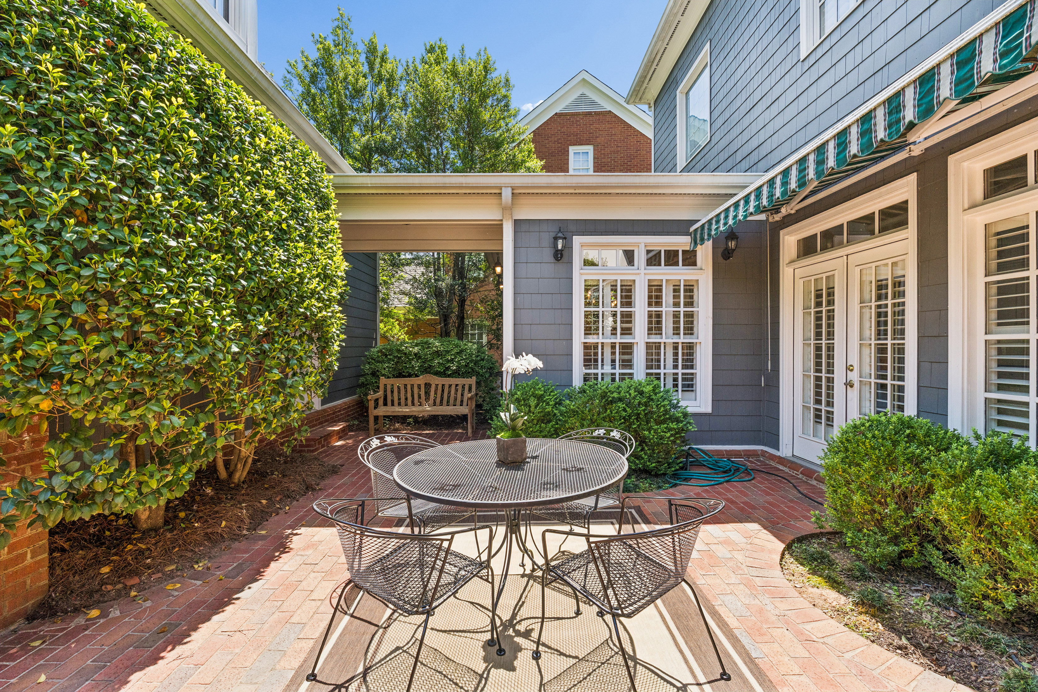  Traditional Cedar Shingle Beauty - 物件實景