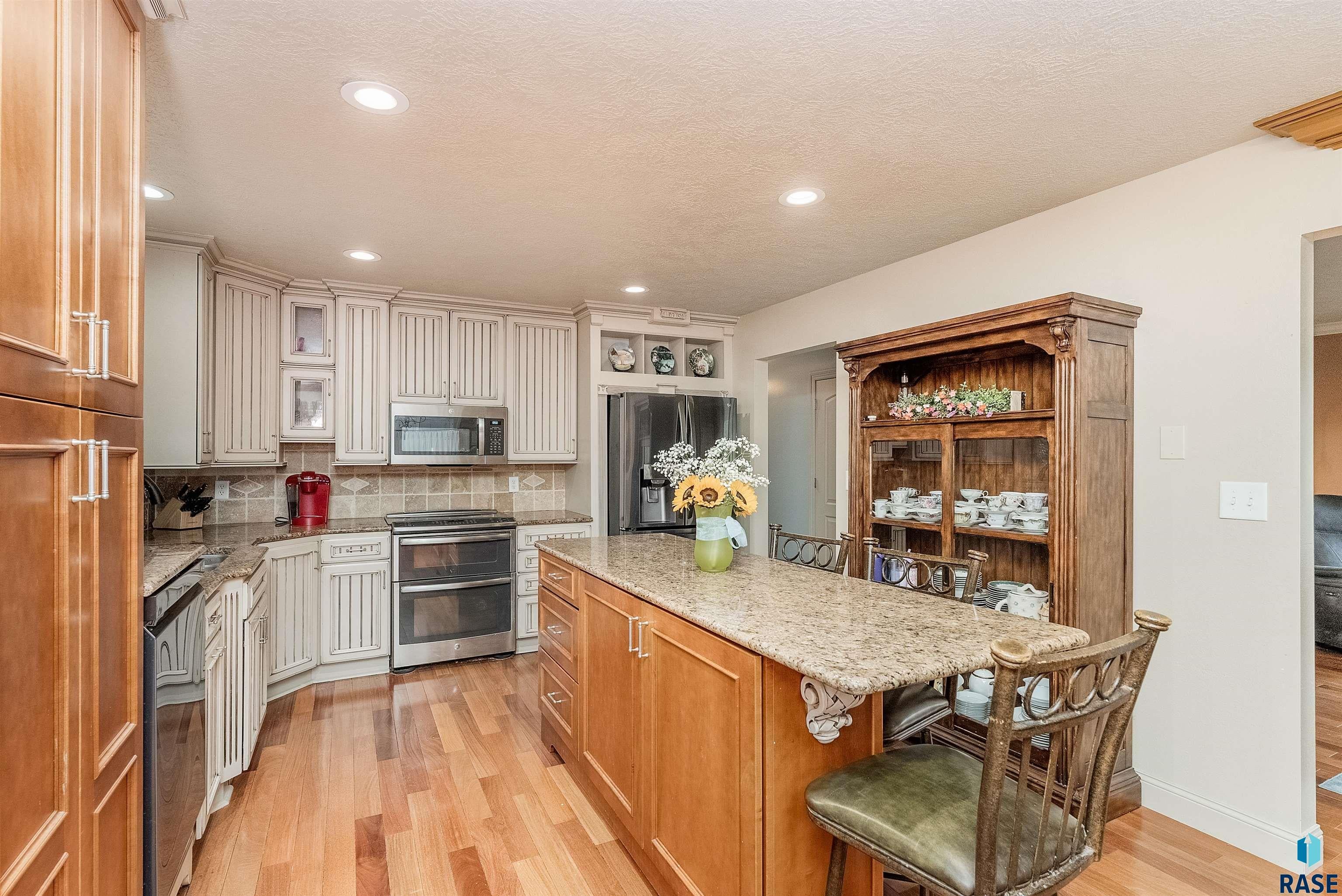 Sioux Falls, South Dakota, 57105, United States, 3 Bedrooms Bedrooms, ,2 BathroomsBathrooms,Residential,For Sale,1926722