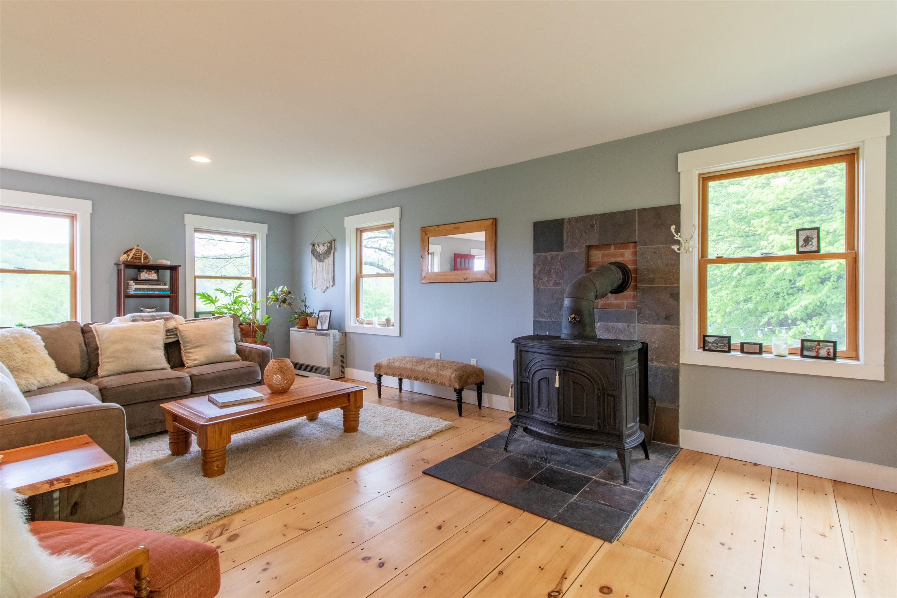 Kirby, Vermont, 05851, United States, 5 Bedrooms Bedrooms, ,3 BathroomsBathrooms,Residential,For Sale,2036584