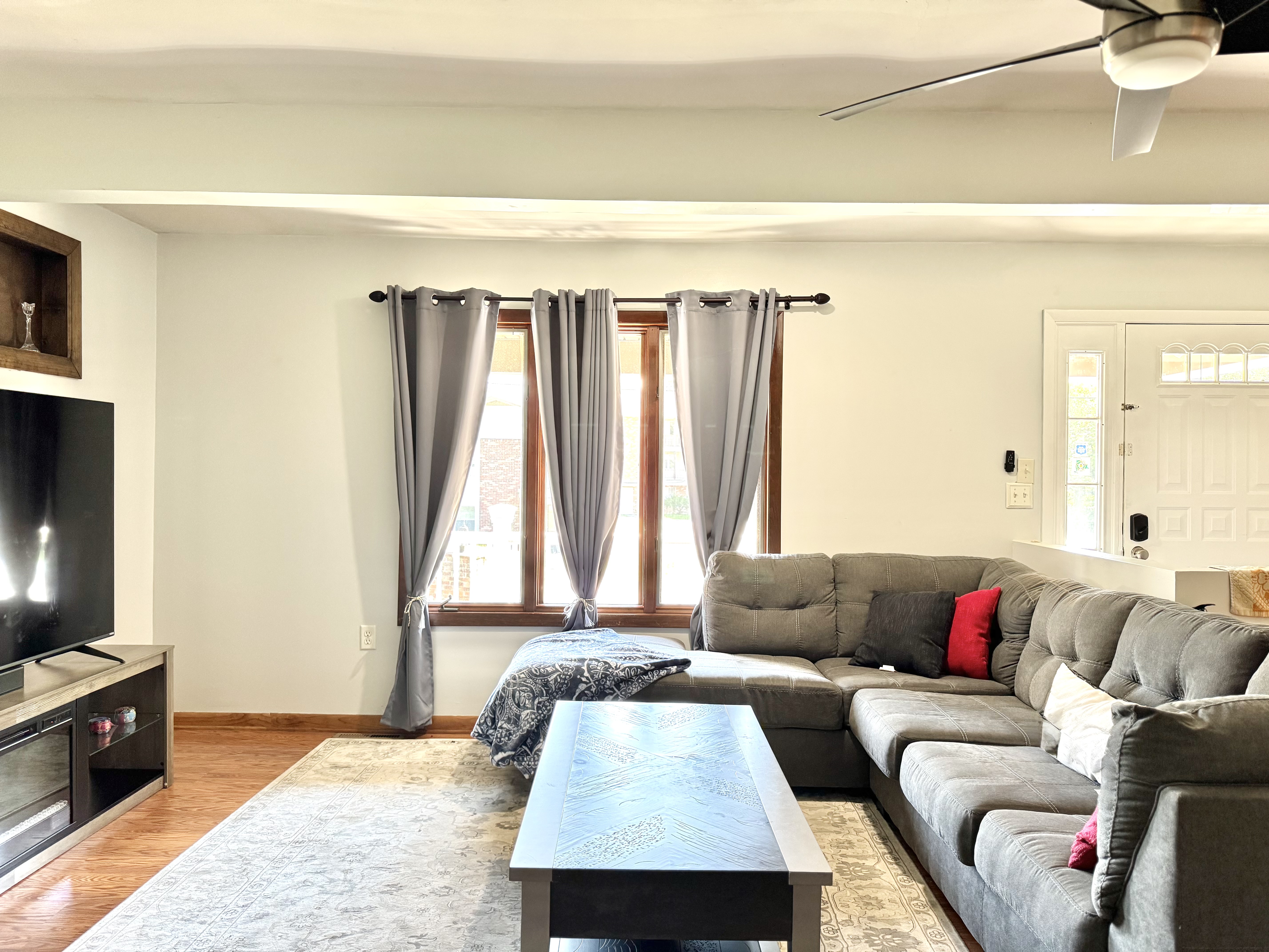 Catskill, New York, 12414, United States, 4 Bedrooms Bedrooms, ,2 BathroomsBathrooms,Residential,For Sale,1978791