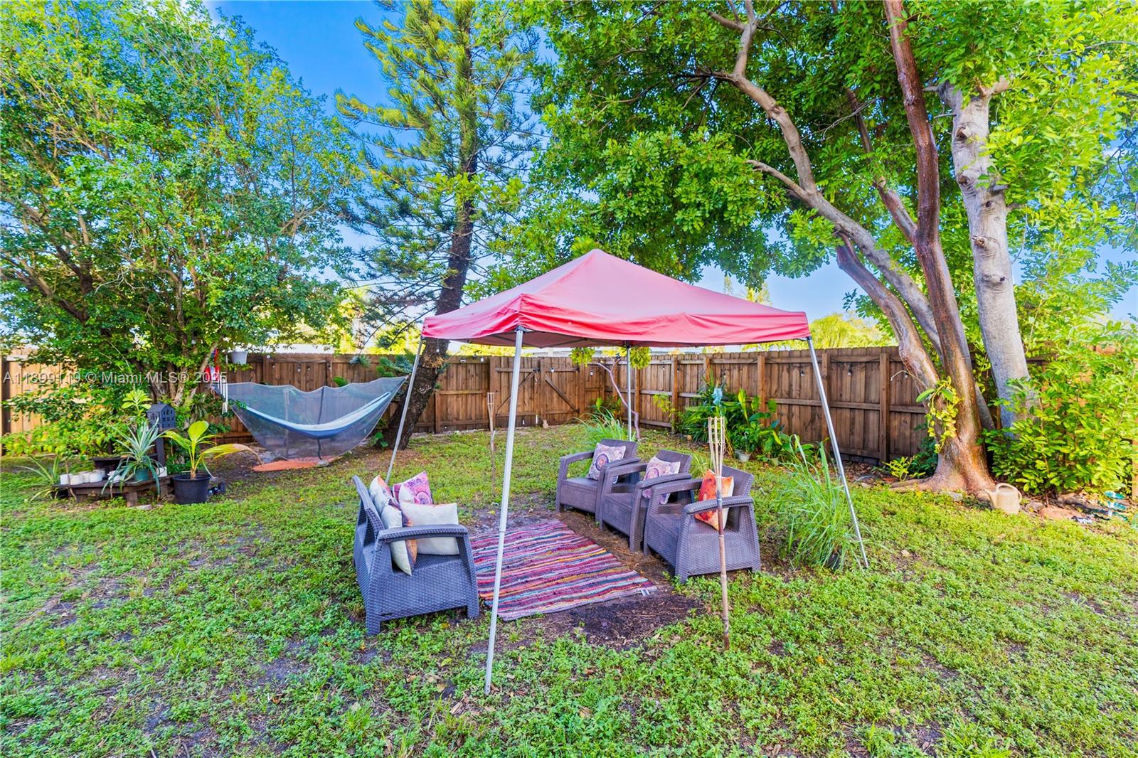 Hollywood, Florida, 33020, United States, 3 Bedrooms Bedrooms, ,2 BathroomsBathrooms,Residential,For Sale,1967684