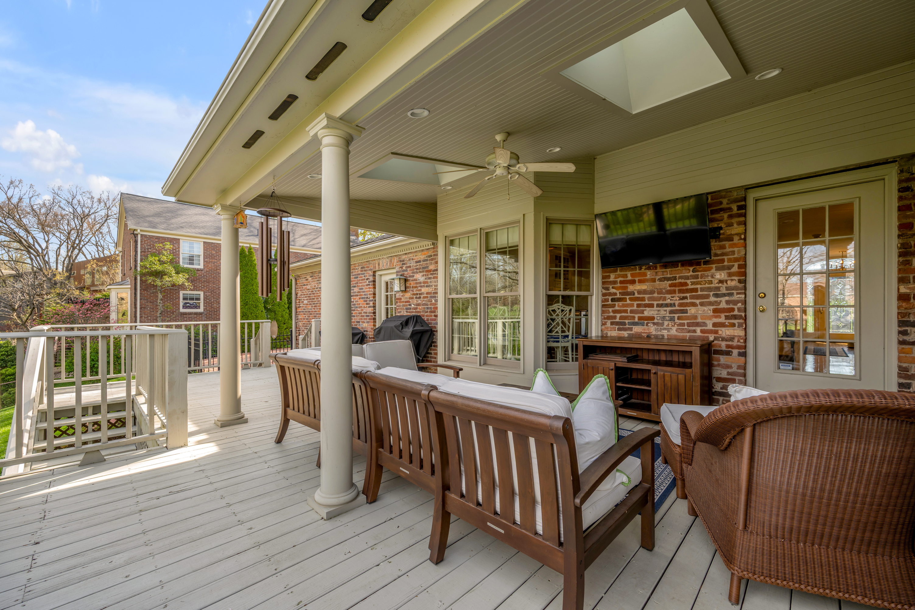  2071 Manor Drive - 物件實景