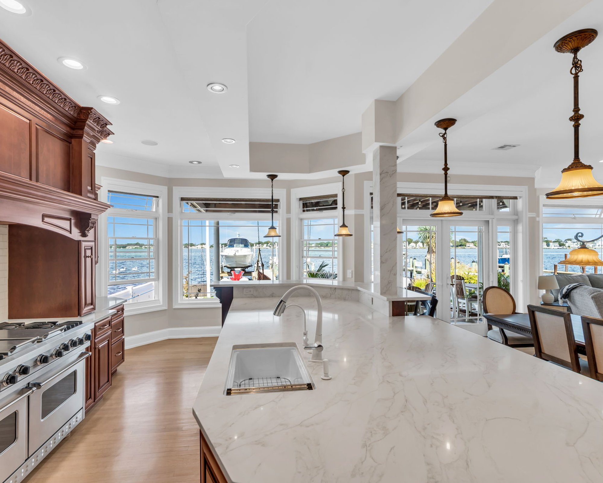  Finely Crafted Riverfront Luxury in Sandy Point - 物件實景
