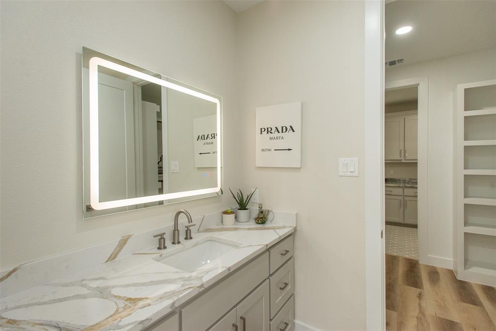 Mabank, Texas, 75143, United States, 4 Bedrooms Bedrooms, ,3 BathroomsBathrooms,Residential,For Sale,1942987