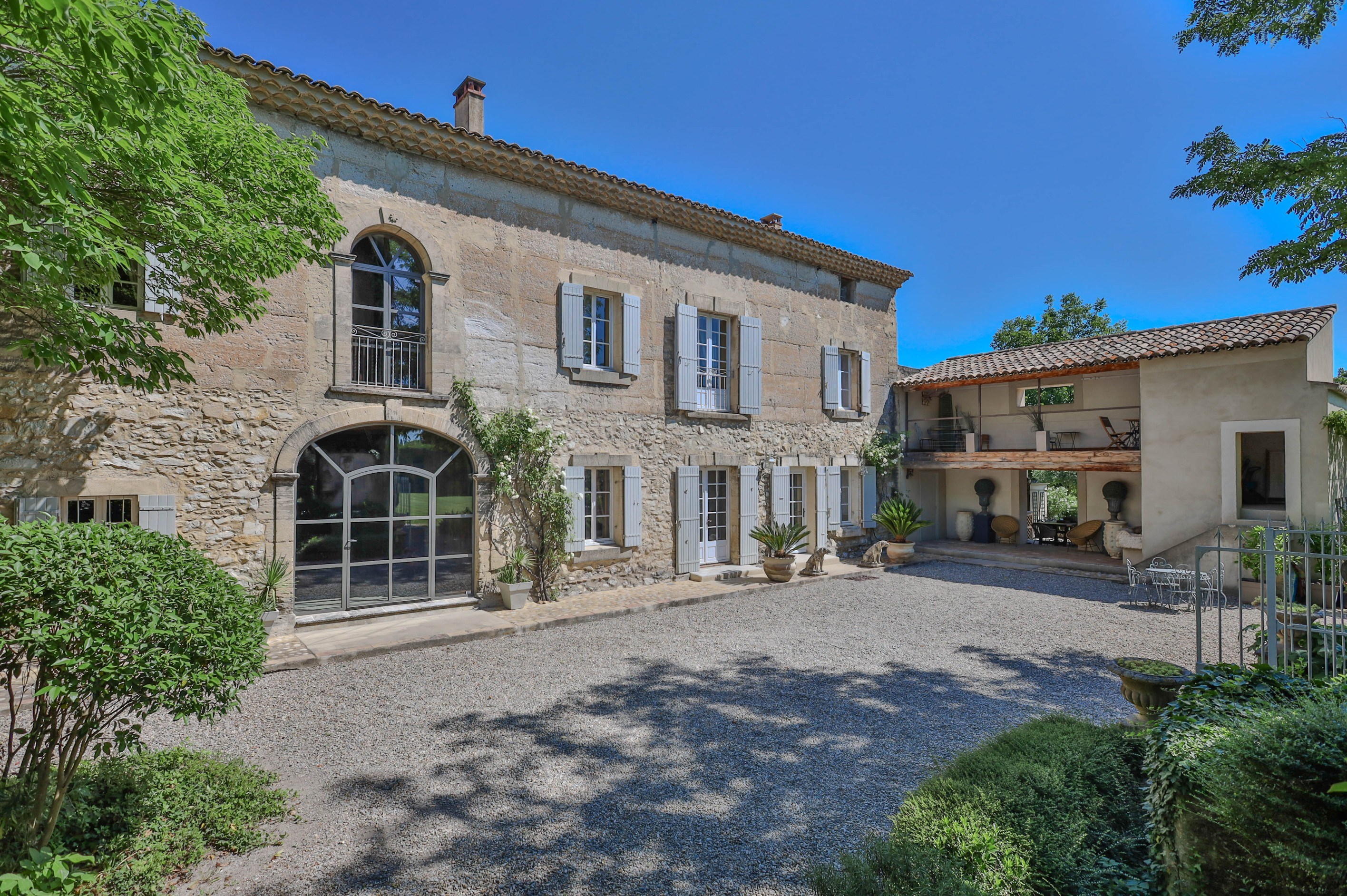  Elegant Provençal farmhouse with swimming pool – A lifestyle between the Alpill… - 物件實景