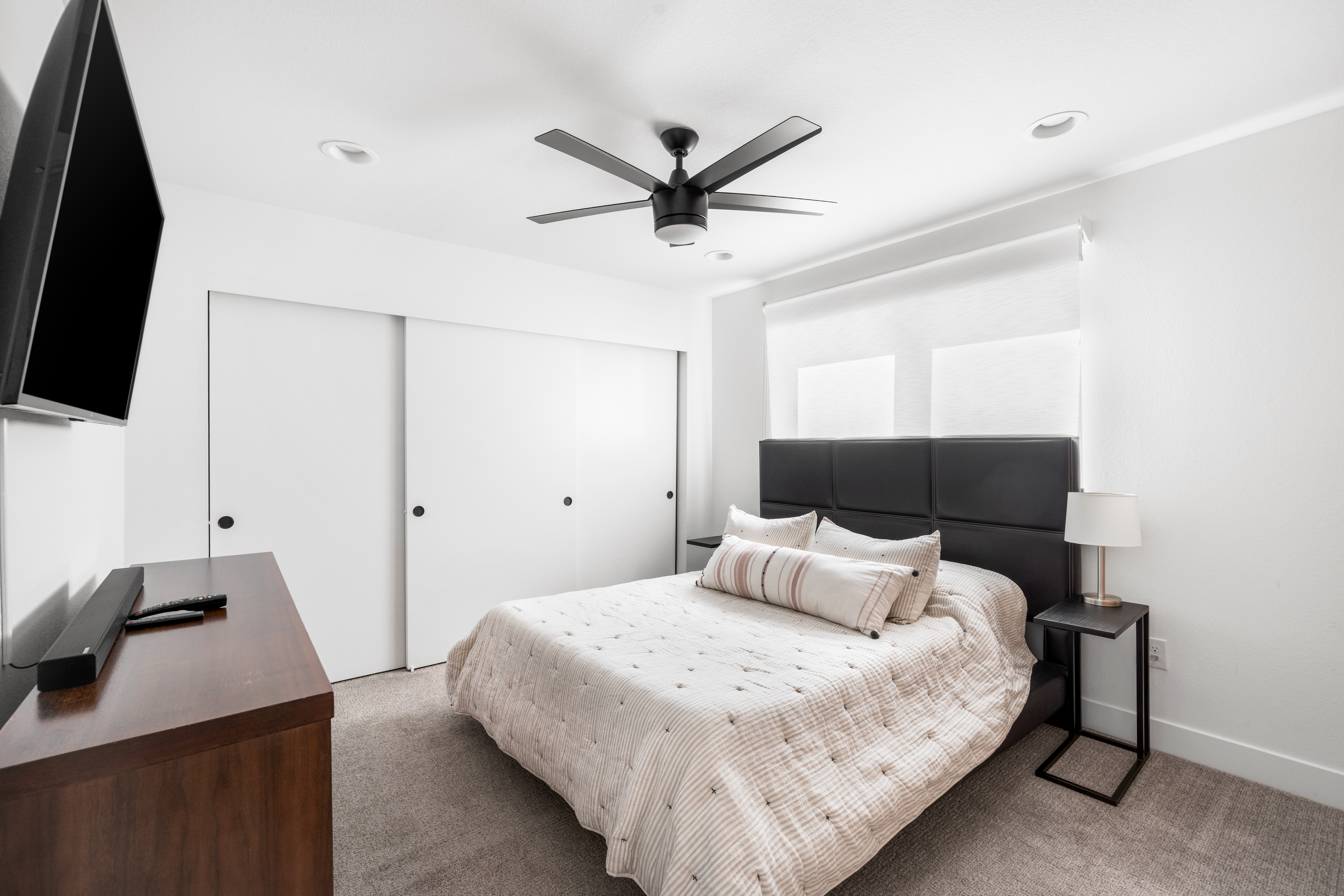  Sweeping, Unobstructed Mountain Views From This Sloan