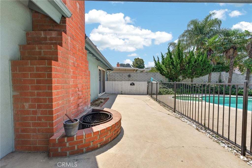 Redlands, California, 92373, United States, 4 Bedrooms Bedrooms, ,2 BathroomsBathrooms,Residential,For Sale,2048890