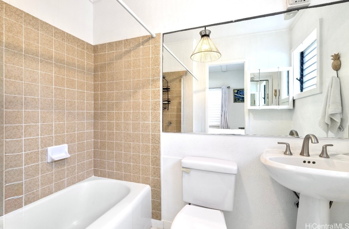 Honolulu, Hawaii, 96816, United States, 4 Bedrooms Bedrooms, ,3 BathroomsBathrooms,Residential,For Sale,1925969