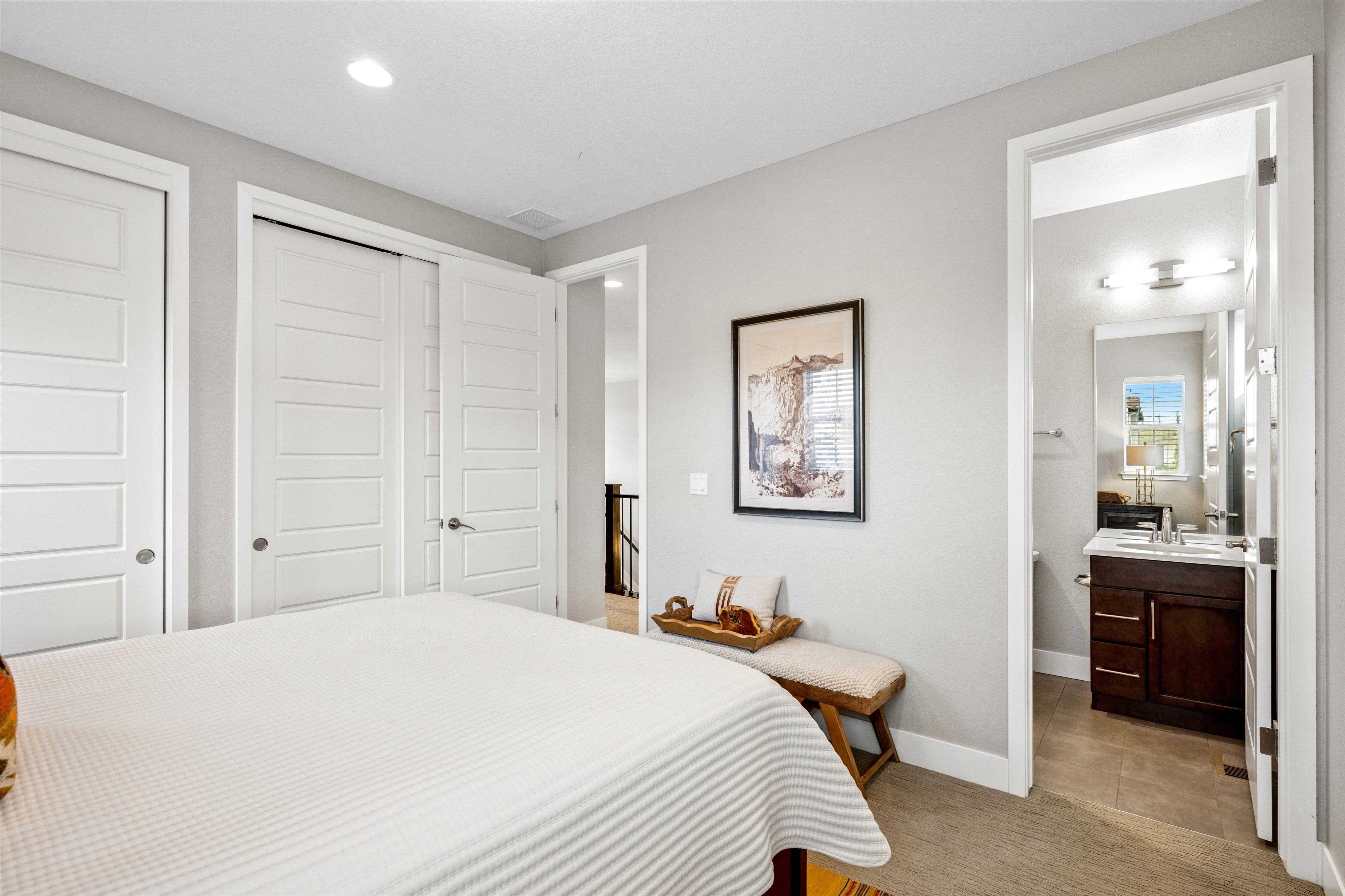  Coveted Solterra Address, Impeccably Maintained by its Original Owner - 物件實景