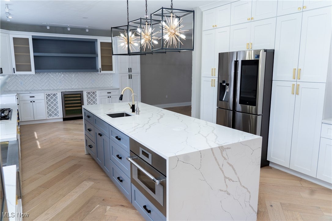 North Royalton, Ohio, 44133, United States, 4 Bedrooms Bedrooms, ,3 BathroomsBathrooms,Residential,For Sale,1973656