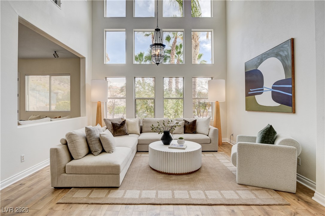 Henderson, Nevada, 89052, United States, 5 Bedrooms Bedrooms, ,4 BathroomsBathrooms,Residential,For Sale,1989374