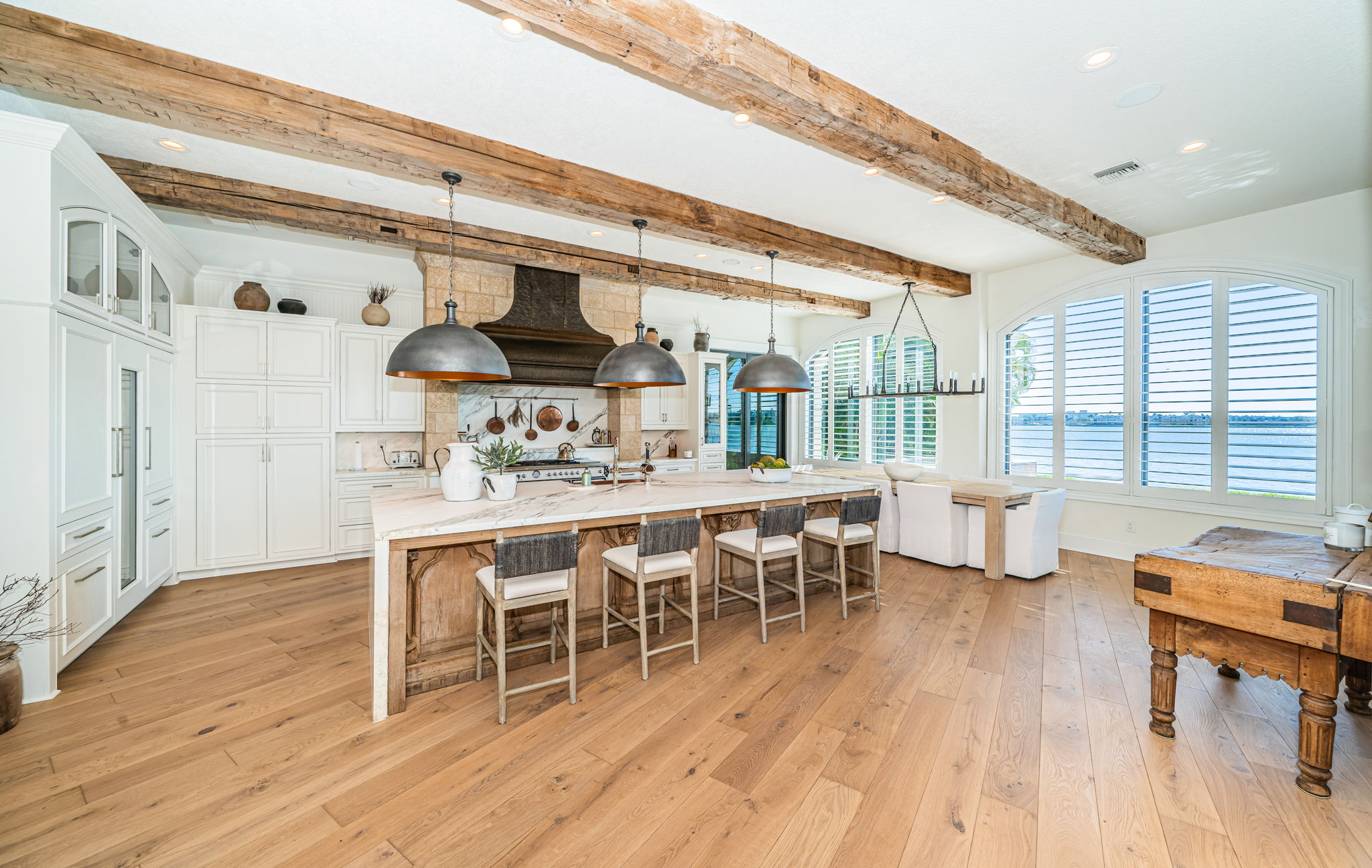 St Petersburg, Florida, 33707, United States, 5 Bedrooms Bedrooms, ,5 BathroomsBathrooms,Residential,For Sale,2007772