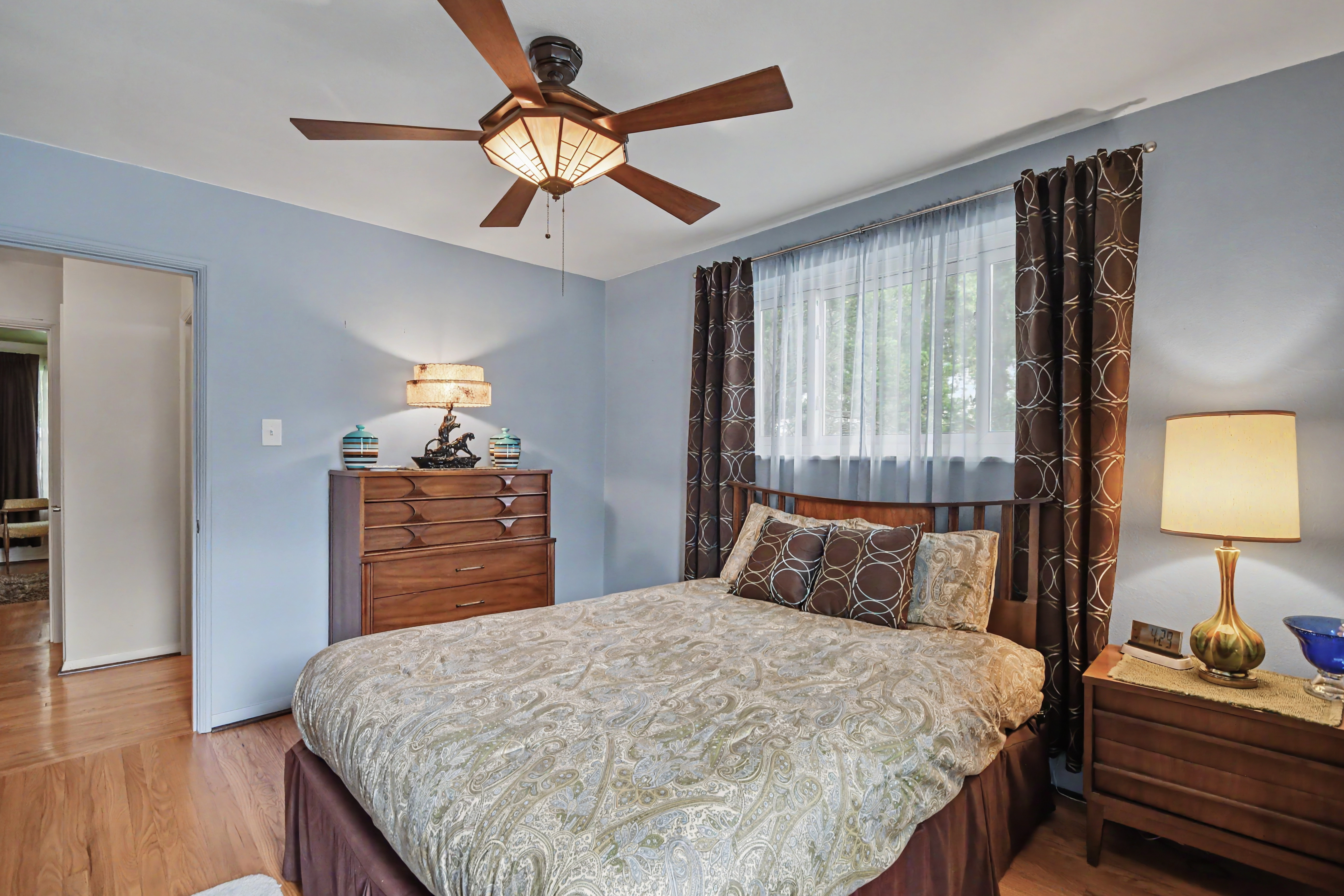  You’ll fall in love with this charming midcentury ranch. - 物件實景