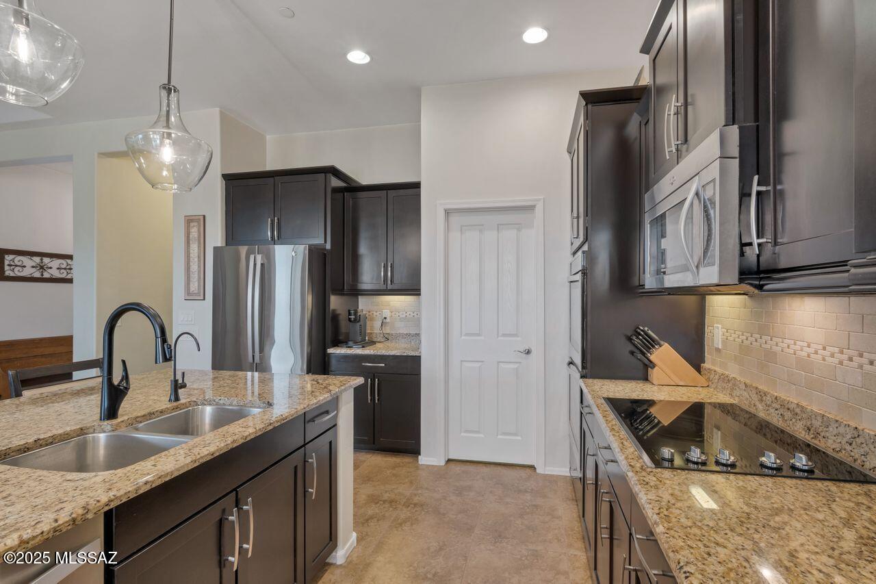 Marana, Arizona, 85658, United States, 3 Bedrooms Bedrooms, ,3 BathroomsBathrooms,Residential,For Sale,1947044