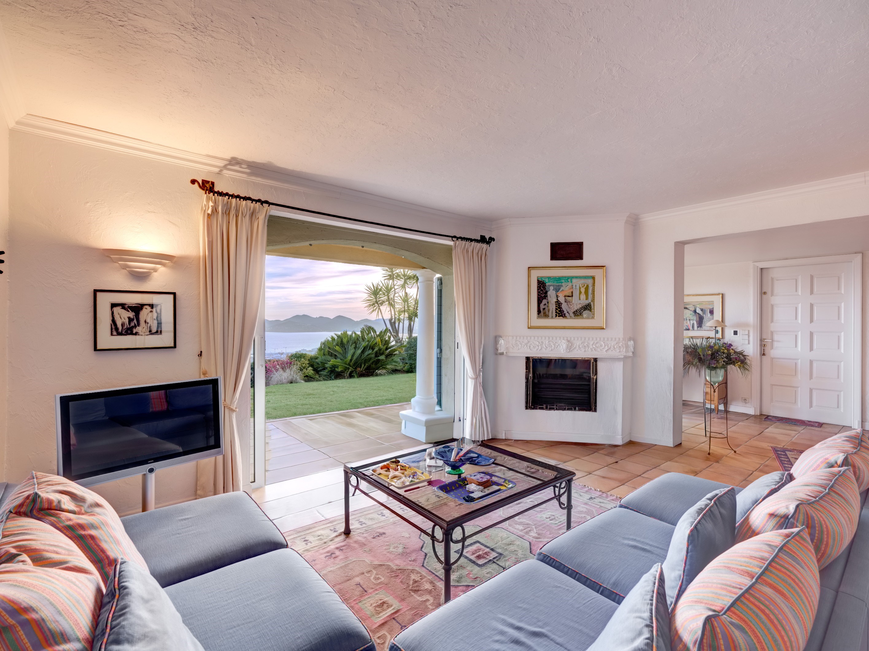  Cannes villa with panoramic sea views over the Bay and Lérins Islands in secure… - 物件實景