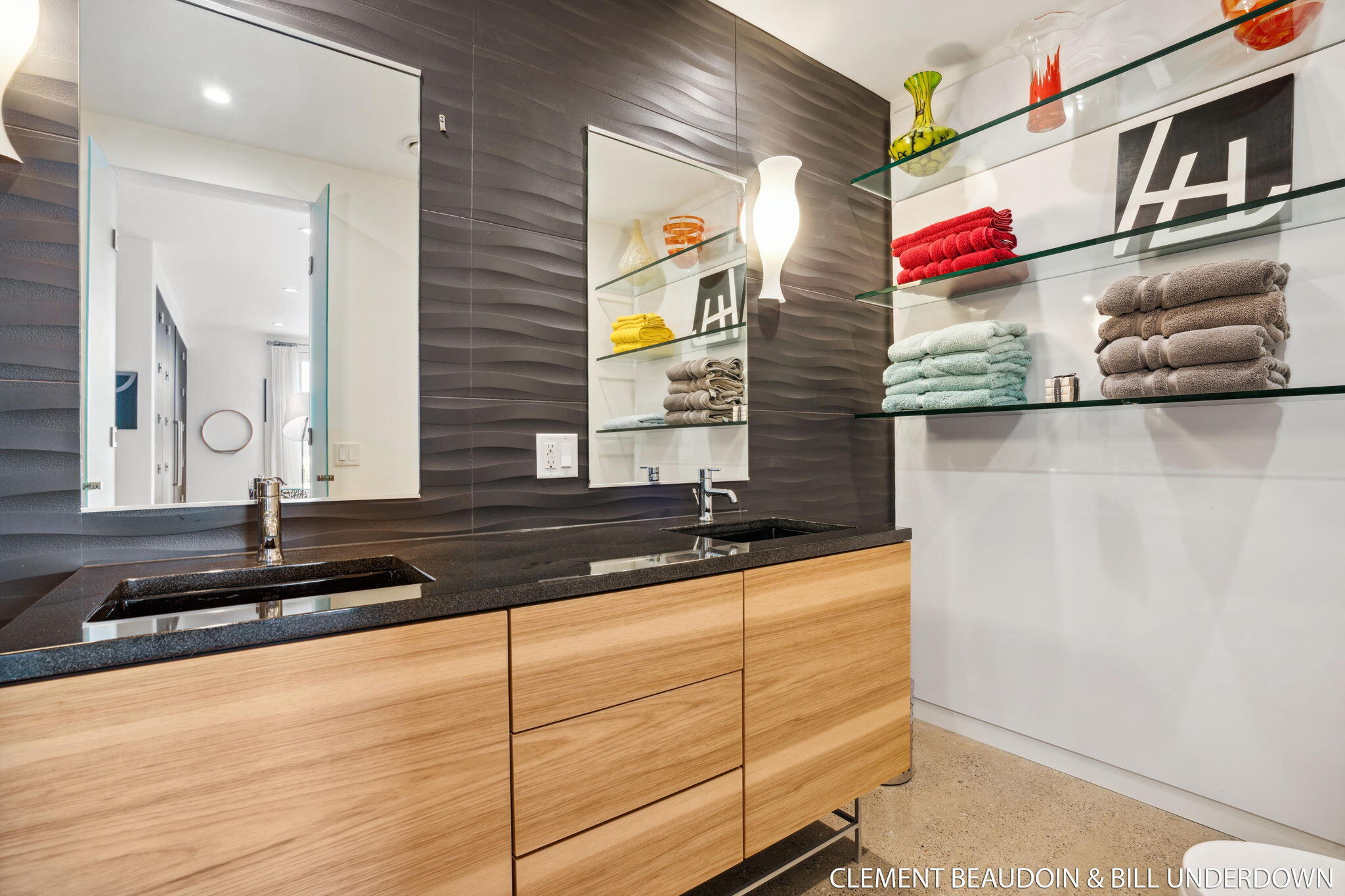 Fennville, Michigan, 49408, United States, 5 Bedrooms Bedrooms, ,7 BathroomsBathrooms,Residential,For Sale,1973707