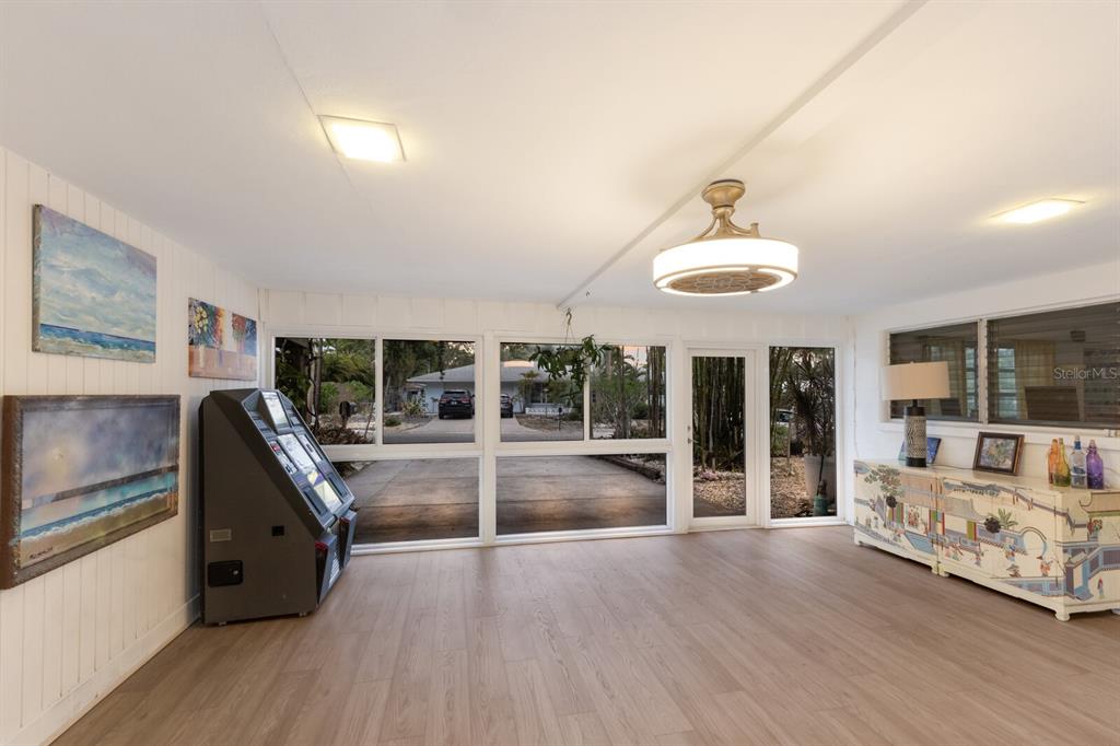 Sarasota, Florida, 34234, United States, 3 Bedrooms Bedrooms, ,2 BathroomsBathrooms,Residential,For Sale,1805099