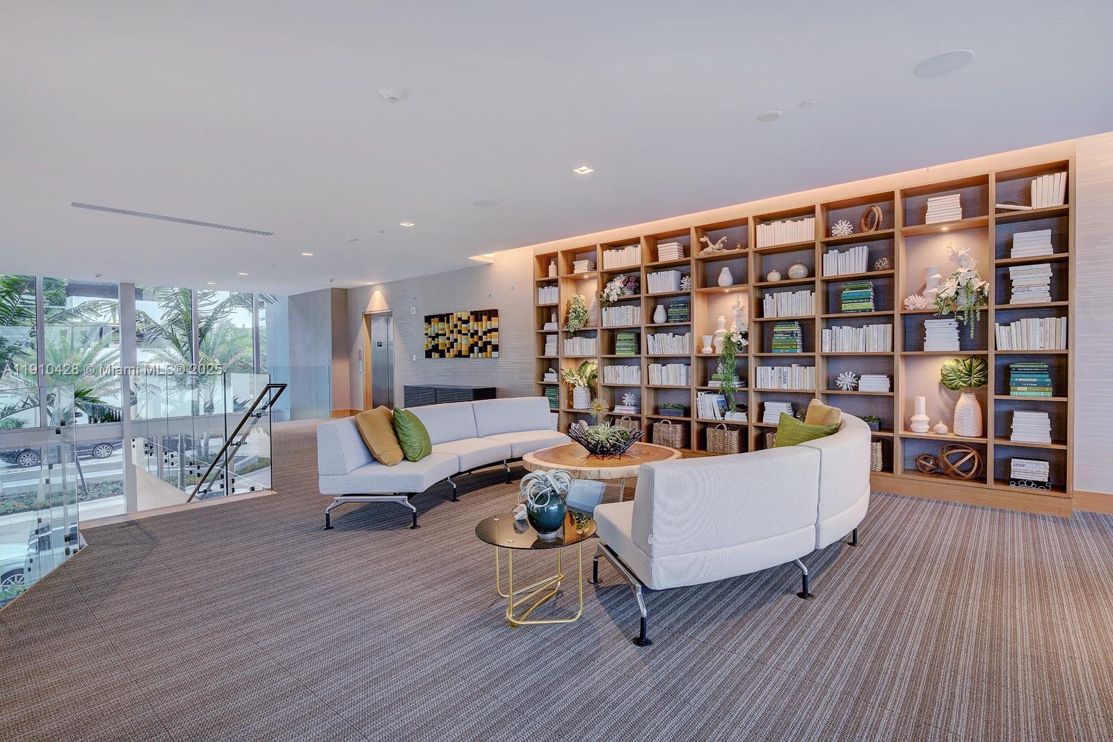 North Miami Beach, Florida, 33160, United States, 2 Bedrooms Bedrooms, ,2 BathroomsBathrooms,Residential,For Sale,1989181