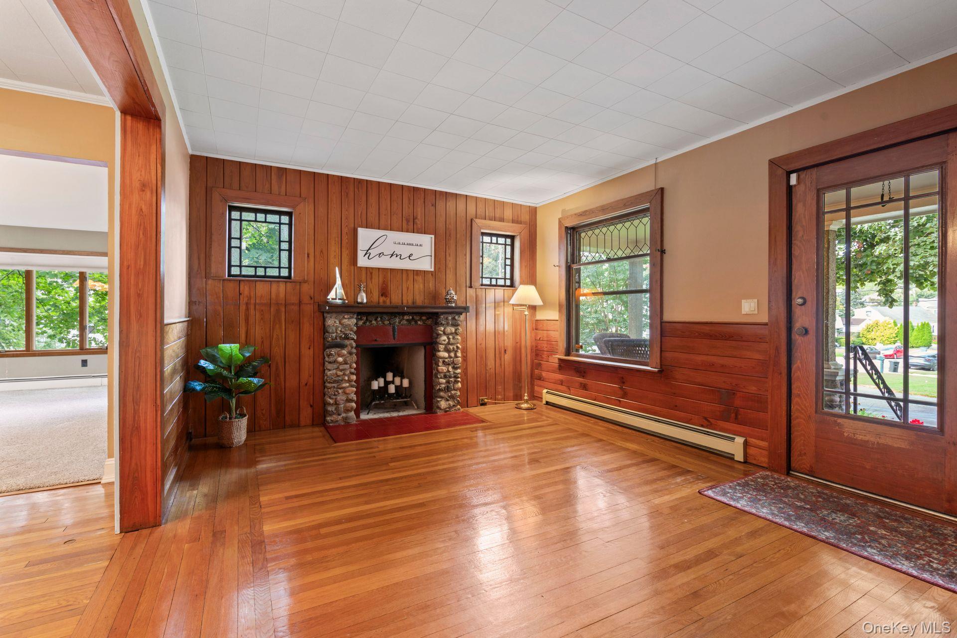 East Northport, New York, 11731, United States, 3 Bedrooms Bedrooms, ,2 BathroomsBathrooms,Residential,For Sale,1942269