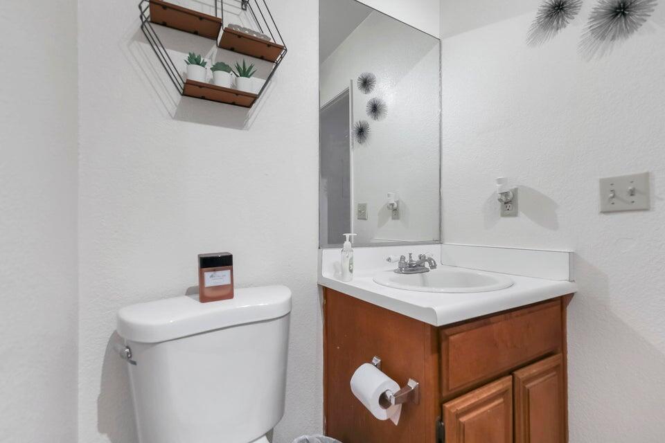 Palm Springs, California, 92262, United States, ,8 BathroomsBathrooms,Residential,For Sale,1991640
