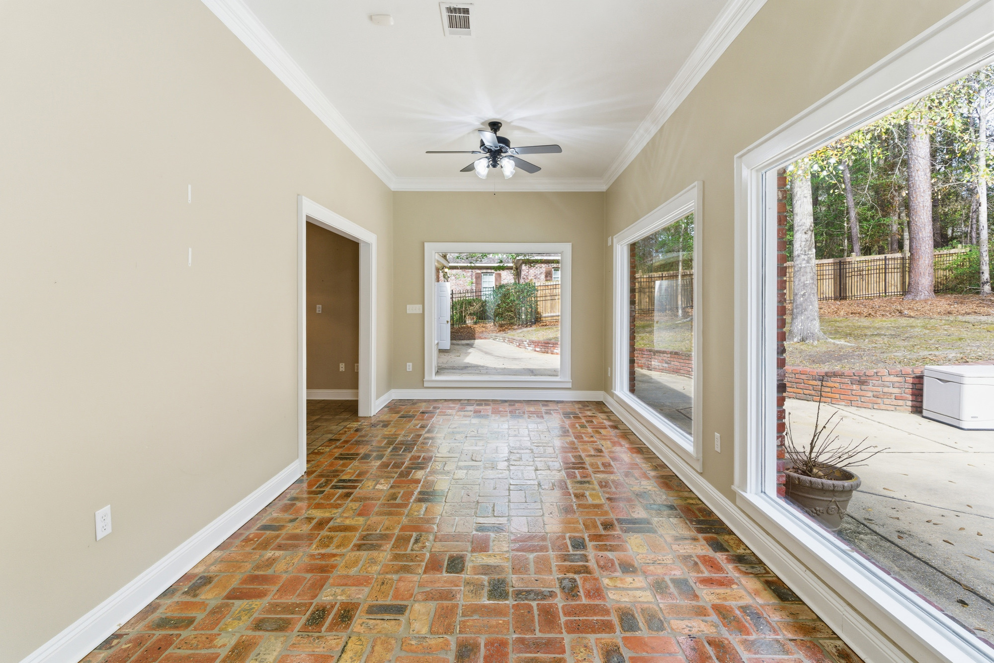 Hattiesburg, Mississippi, 39402, United States, 5 Bedrooms Bedrooms, ,7 BathroomsBathrooms,Residential,For Sale,2005414