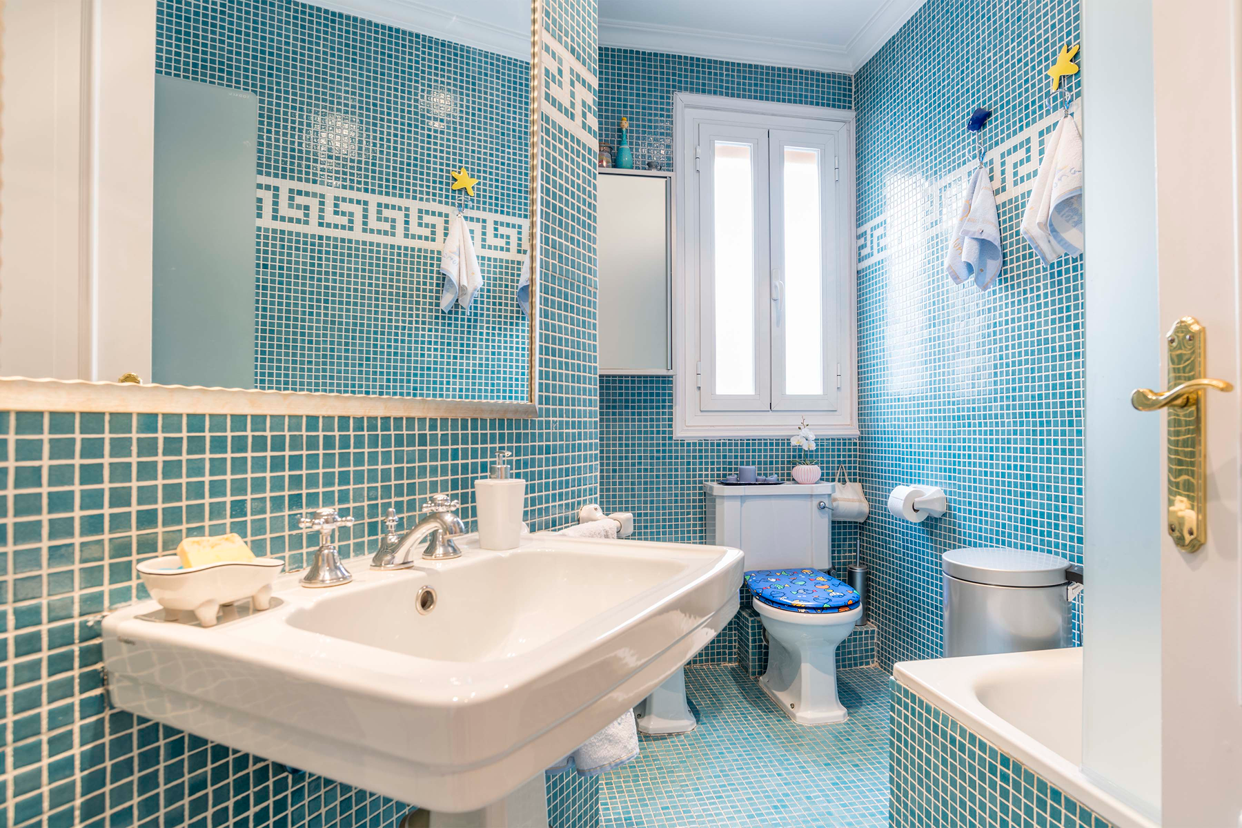  Exterior apartment in Trafalgar with four street-facing balconies - 物件實景