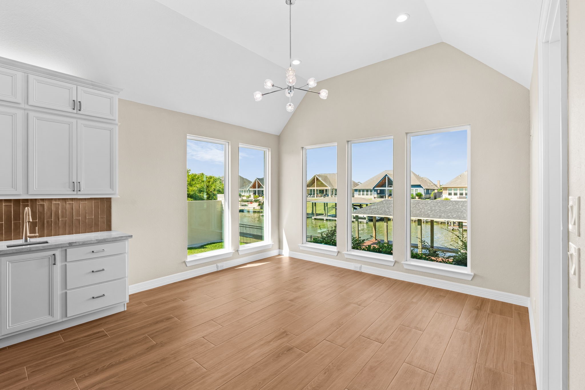  508 Amalfi Drive - 物件實景