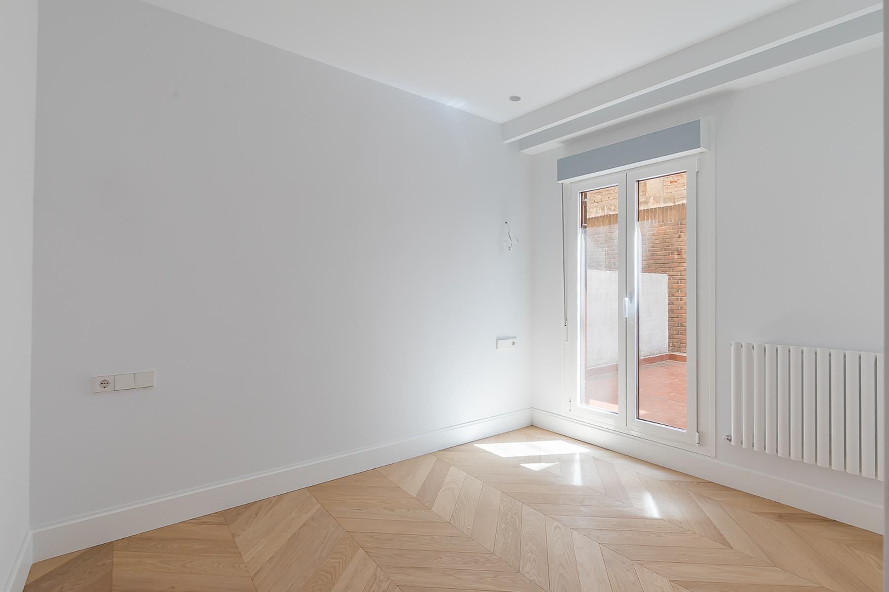  Flat with large terrace, balcony, parking, and storage room - 物件實景