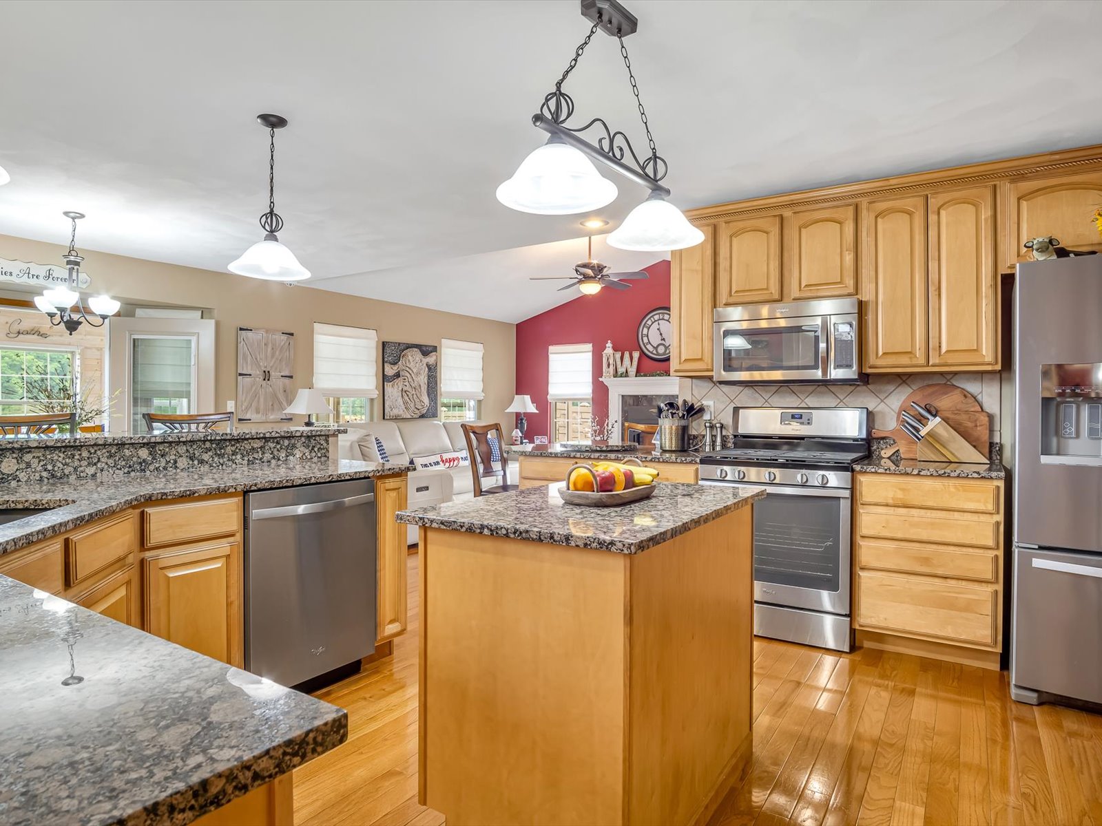 Swansea, Illinois, 62226, United States, 4 Bedrooms Bedrooms, ,4 BathroomsBathrooms,Residential,For Sale,1863975